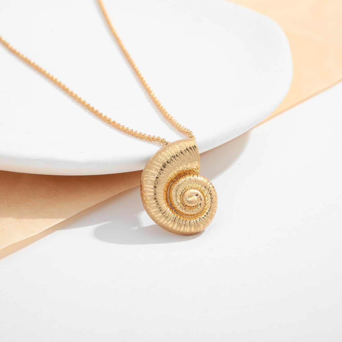 INNERDIVA Gold Conch Shell Necklace for Women Seashell Necklace Boho Necklaces Summer Beach Jewelry Accessories