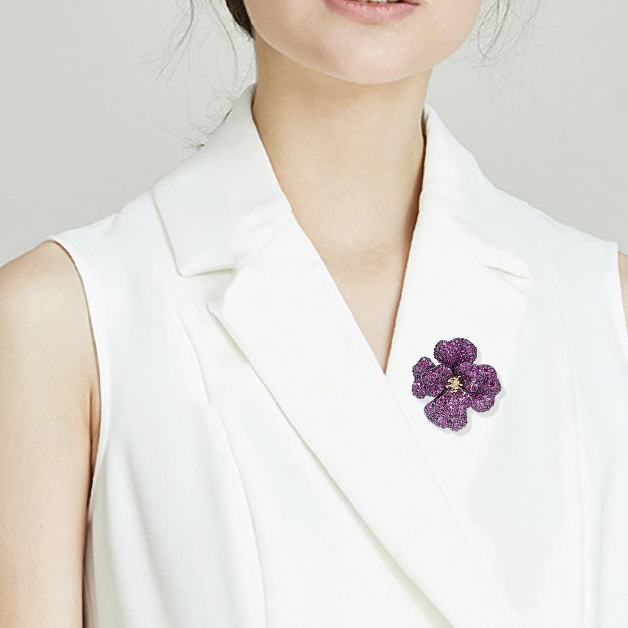 YYBONNIE Elegant Crystal Blooming Rose Flower Brooch Lapel Pin Breastpin for Women Birdal Cardigan Hat Scarf Suit Sweater Floral Pins (Violet Crystal Flower)