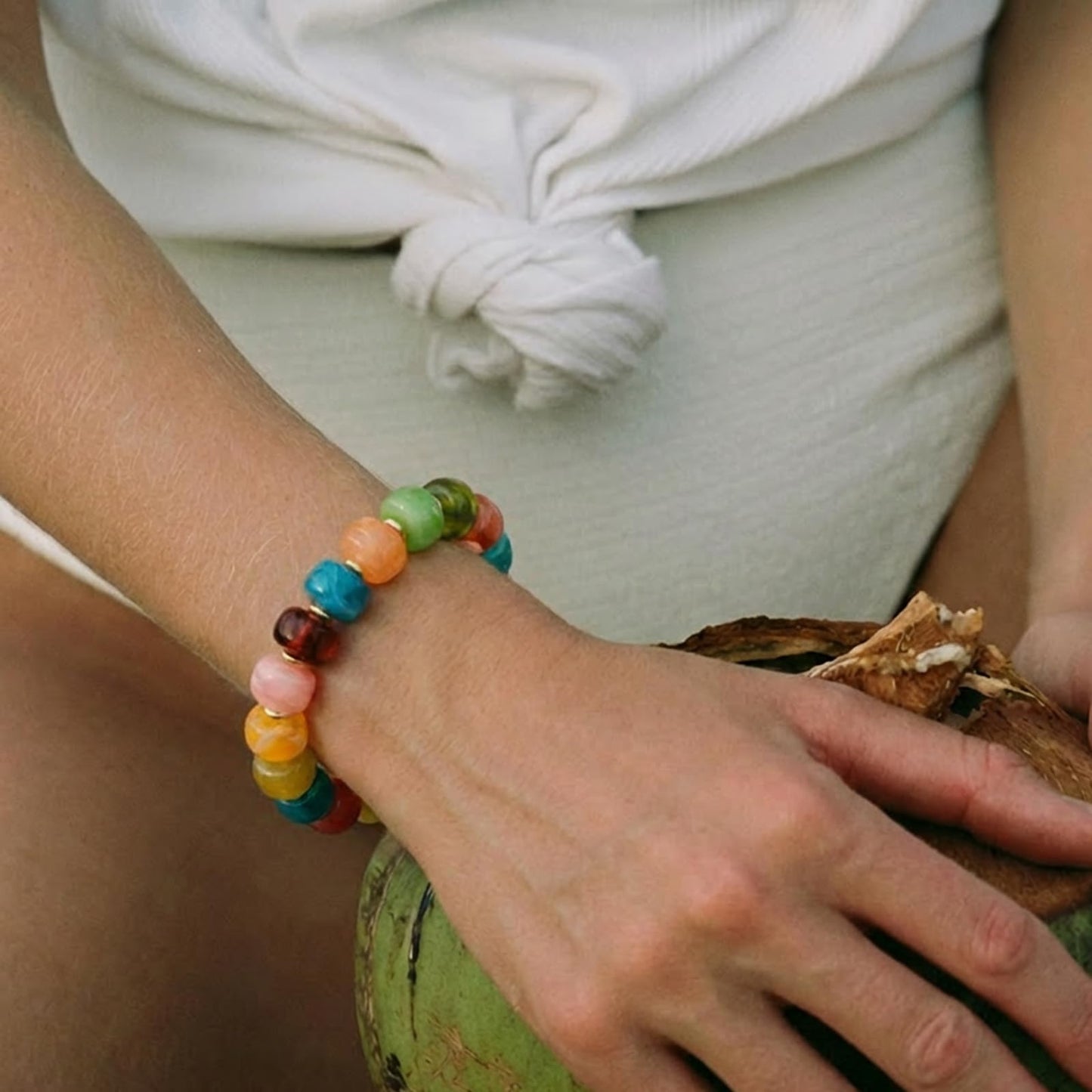 HolidayQbee Beaded Bracelets for Women Dainty Chunky Bracelet Coloful Beaded Boho Summer Bracelet Fashion Trendy Stone Beads Bracelet Beach Jewelry Gifts