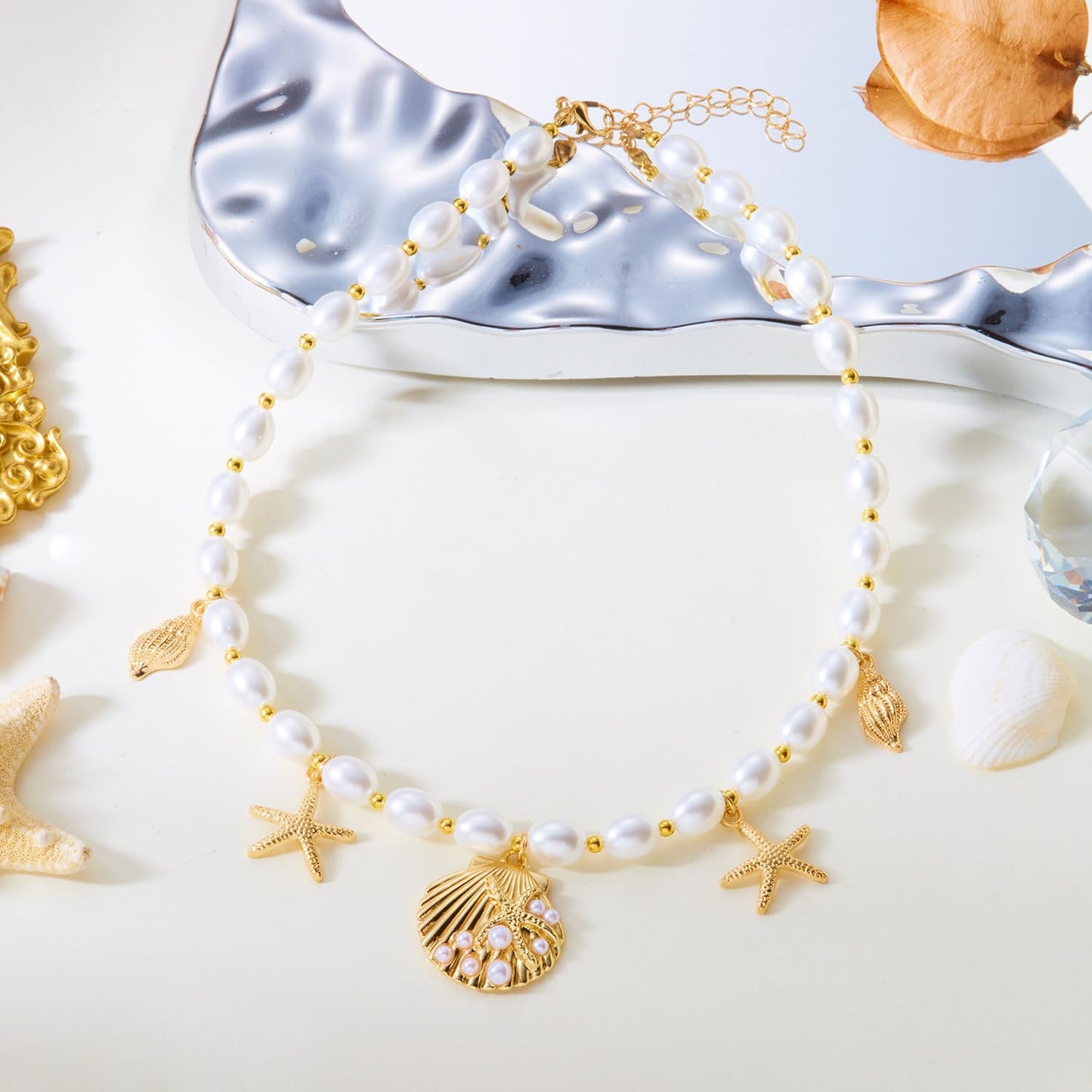 Pearl Gold Starfish Seashell Necklace for Women Boho Mermaid Pearl Beaded Necklace Trendy Gold Starfish Shell Charms Necklaces Summer Beach Vacation Jewelry Accessories (C)