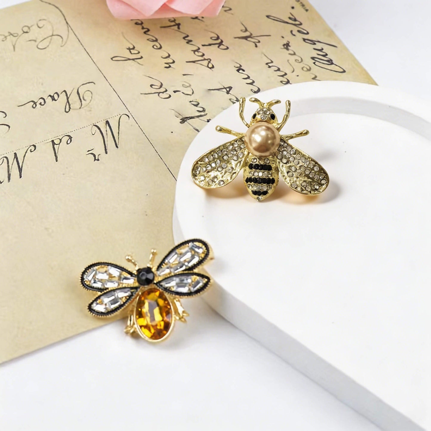 Yaximhozz 2pcs Rhinestone Bee Brooch Pin for Women Dress Elegant Stylish Crystal Brooches Animal Fashion Pins Lapel Boutonniere Ideas Wedding Christmas Birthday Jewelry Easter Gift (21 Bee Gold/Yellow)