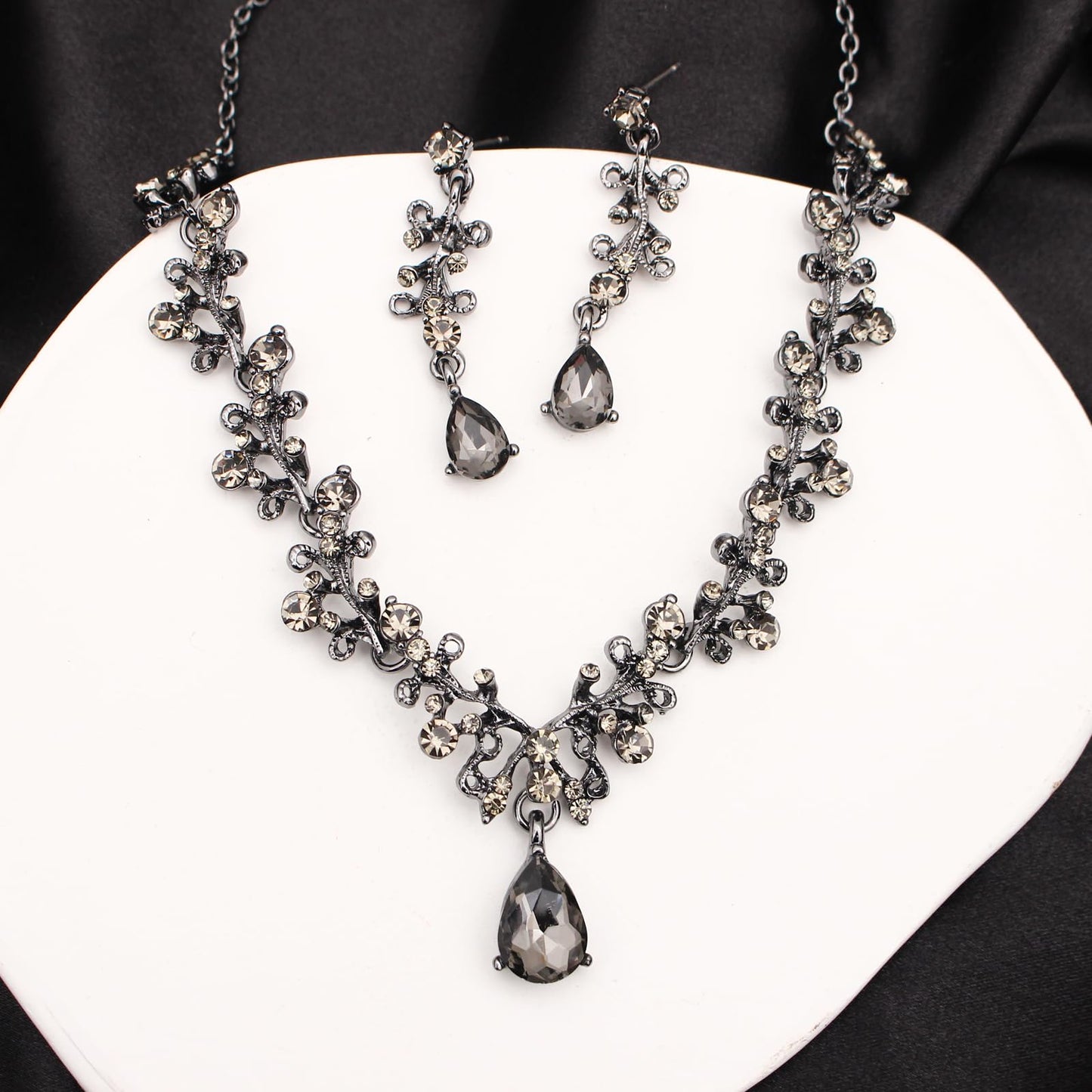 3Pcs Austrian Crystal Jewelry Set for Women, Necklace Dangle Earrings Link Bracelet Jewelry Set with Gold/Platinum/Gun Plated, Wedding Party Jewelry for Bridal Bridesmaid (Black Diamond-Jet)