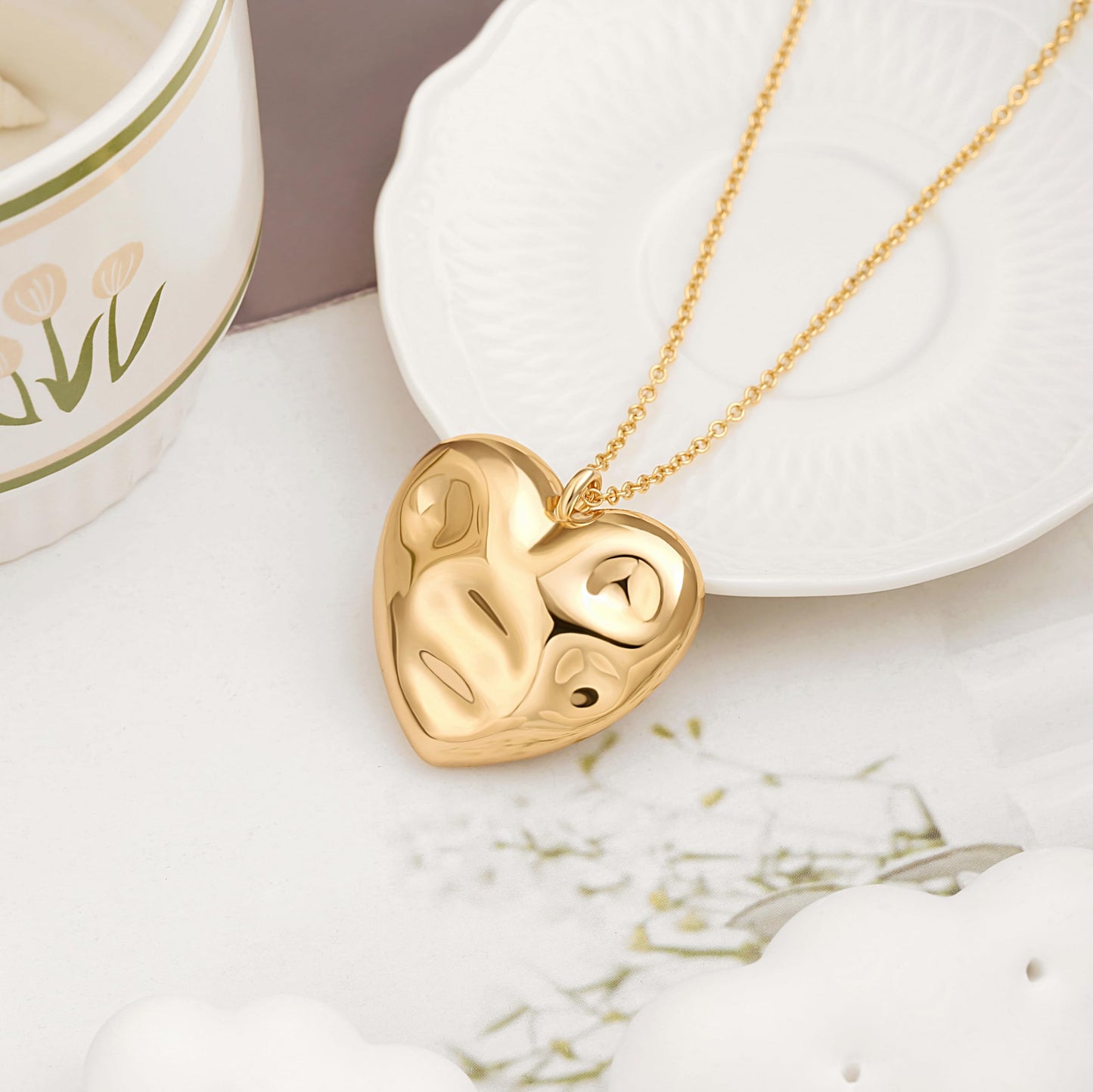 Simple Gold Statement Long Necklace for Women Trendy Heart Pendant Charm Necklace Dainty Gold Sweater Chain Necklace