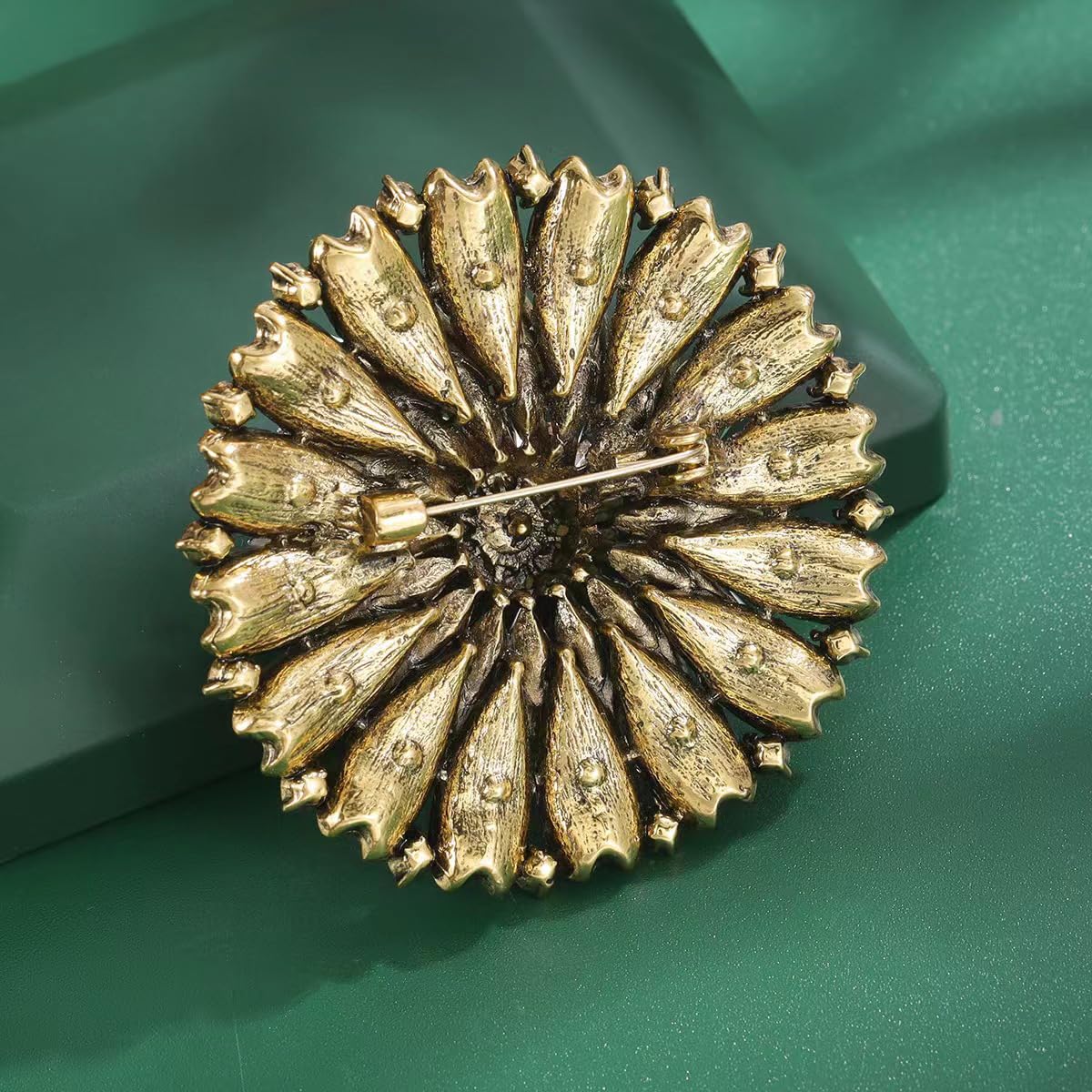 Rhinestone Crystal Flower Brooch Pin Sparkling Large Crystal Sunflower Brooch Vintage Floral Lapel Pins Rhinestone Flower Bouquet Broochs Rose Snowflake Broochs Wedding Bridal Dress Jewelry for Women (Yellow)