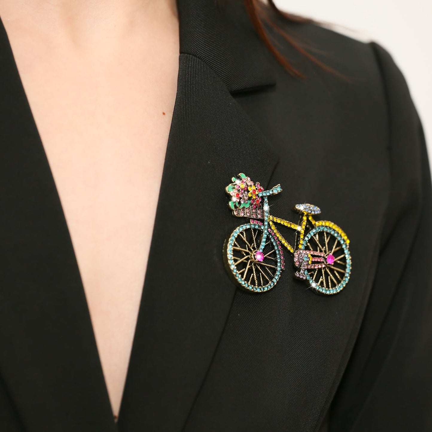 Vancy Utopia Crystal Rhinestone Creative Bicycles Brooch Pin for Women Retro Elegant Handmade Blue Brooches Pins Classic Wedding Fashion Jewelry Accessories Gift