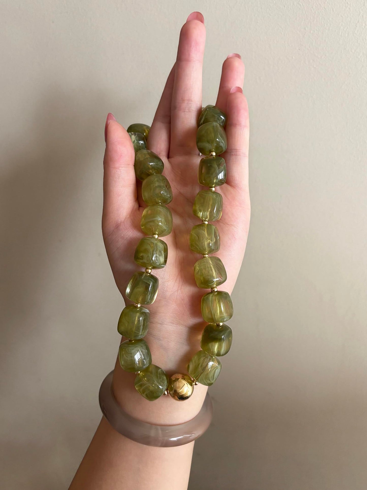 joymiao Chunky Necklaces for Women Big Bead Necklace Colorful Resin Beaded Choker Necklace Trendy Summer Necklaces Jewelry Gifts