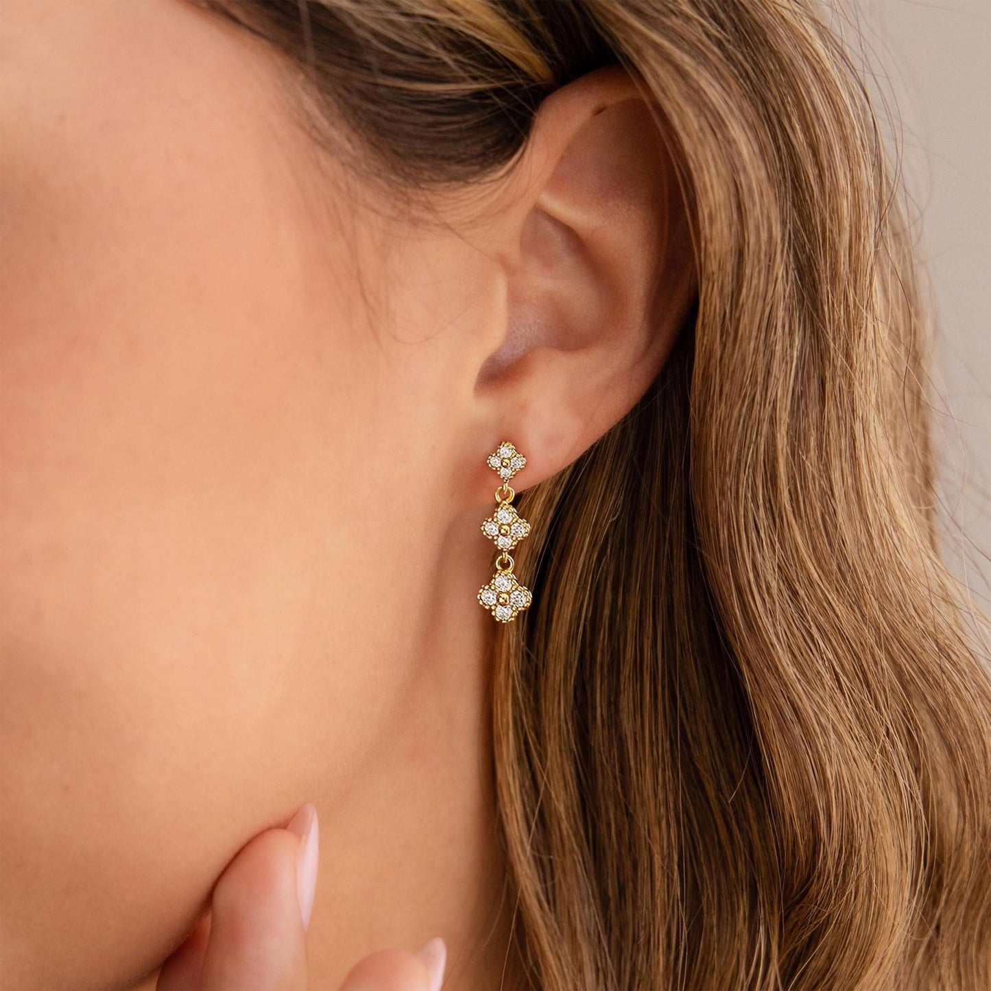Voduim Dangle Earrings for Women, Formal Wedding Bridal Earrings Dainty 14k Gold Plated Long Clover Drop Earrings for Women Trendy Unique Rhinestone Chandelier Dangling Earrings Prom Earring Jewelry