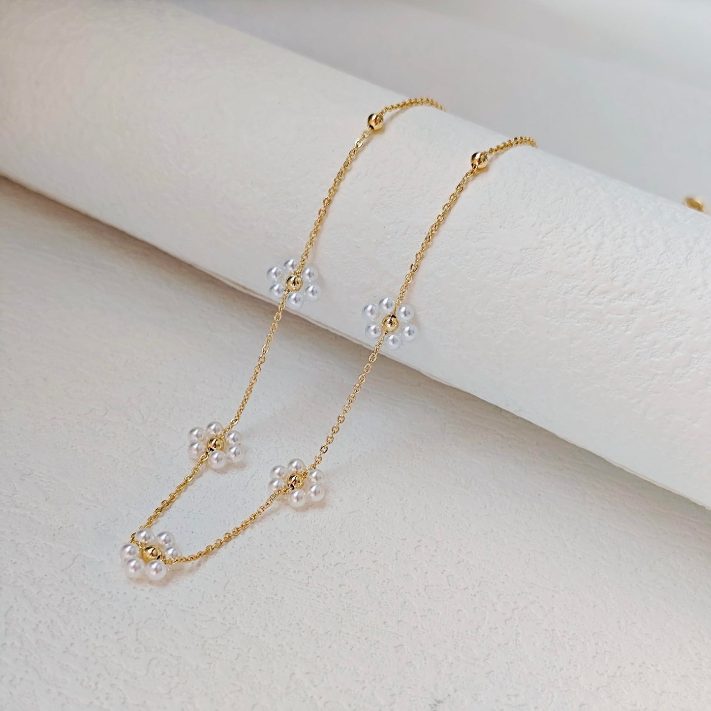 OGD Gold Pearl Necklaces 14K Gold Plated Dainty Chain Cute Daisy Pearl Choker Necklace Flower Necklaces for Women Trendy Jewelry Gifts