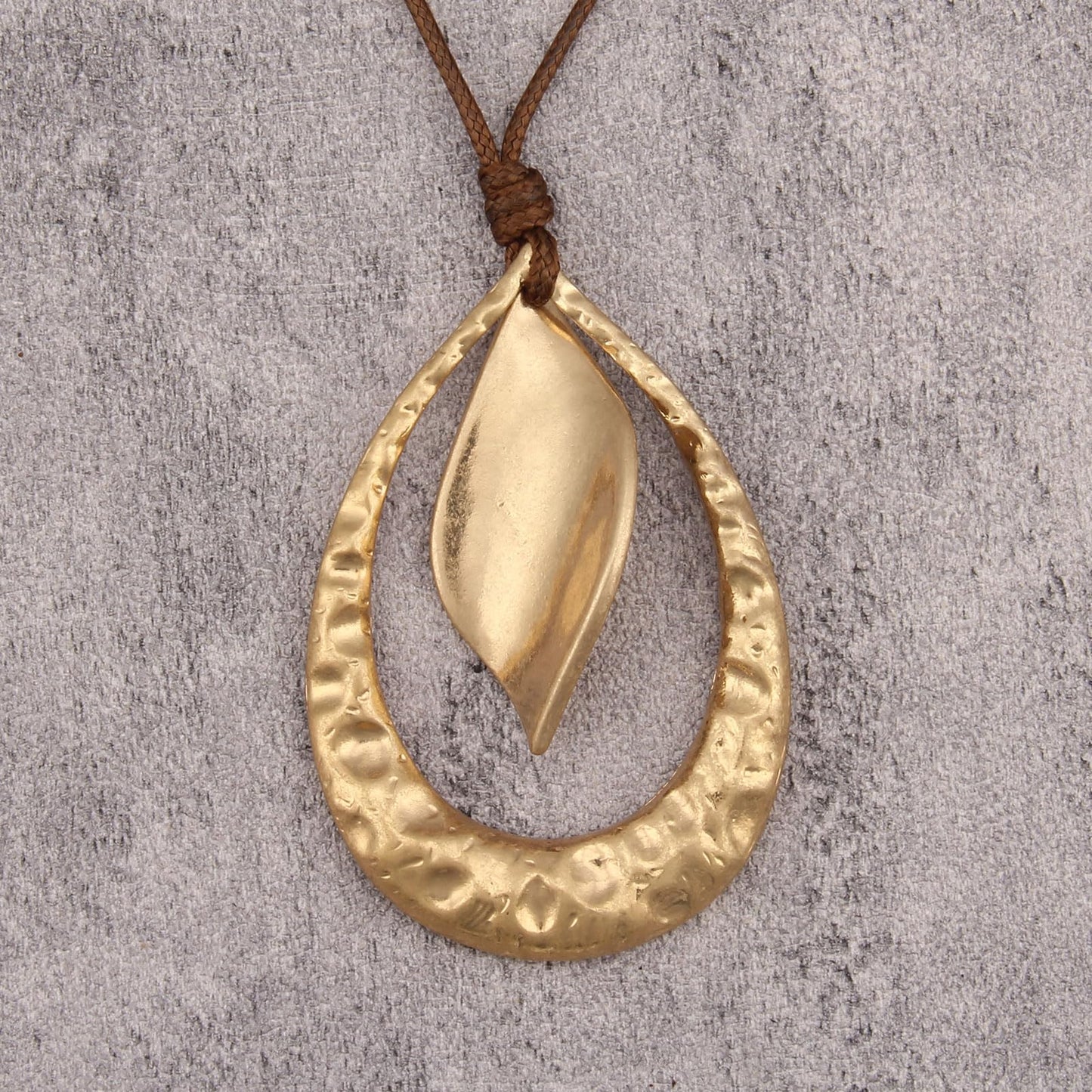 joymiao Long Pendant Necklace for Women Chunky Vintage Bohemian Statement Necklace with Large Gold Pendant Hippie Jewelry