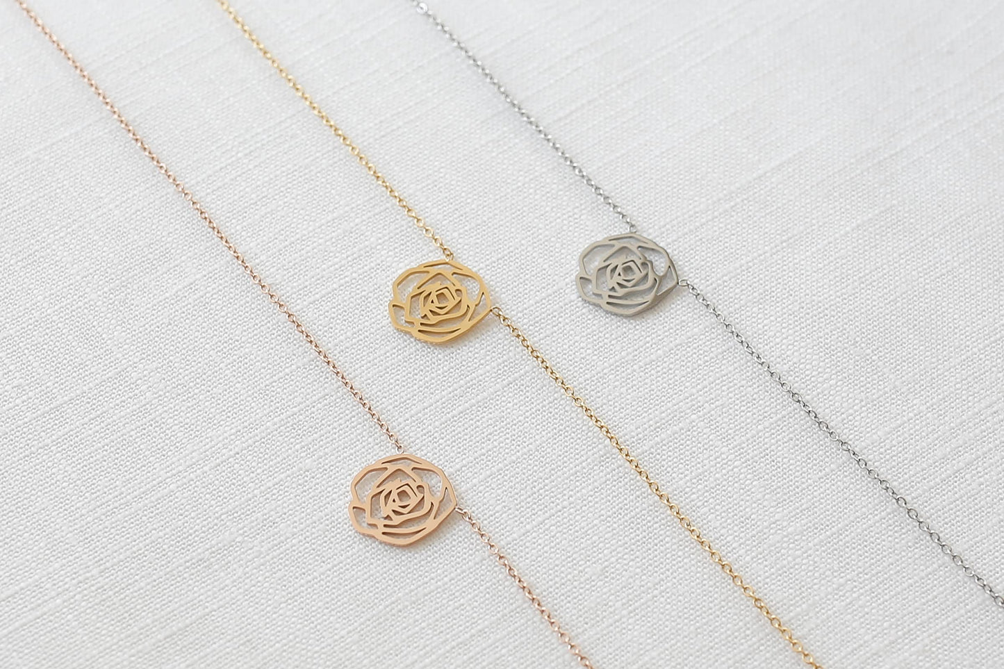 LUUK LIFESTYLE Stainless steel necklace for women with rose flower pendant and HAPPINESS gift card, trendy chic style, modern and minimalist fashion accessory for her, birthday present, gold