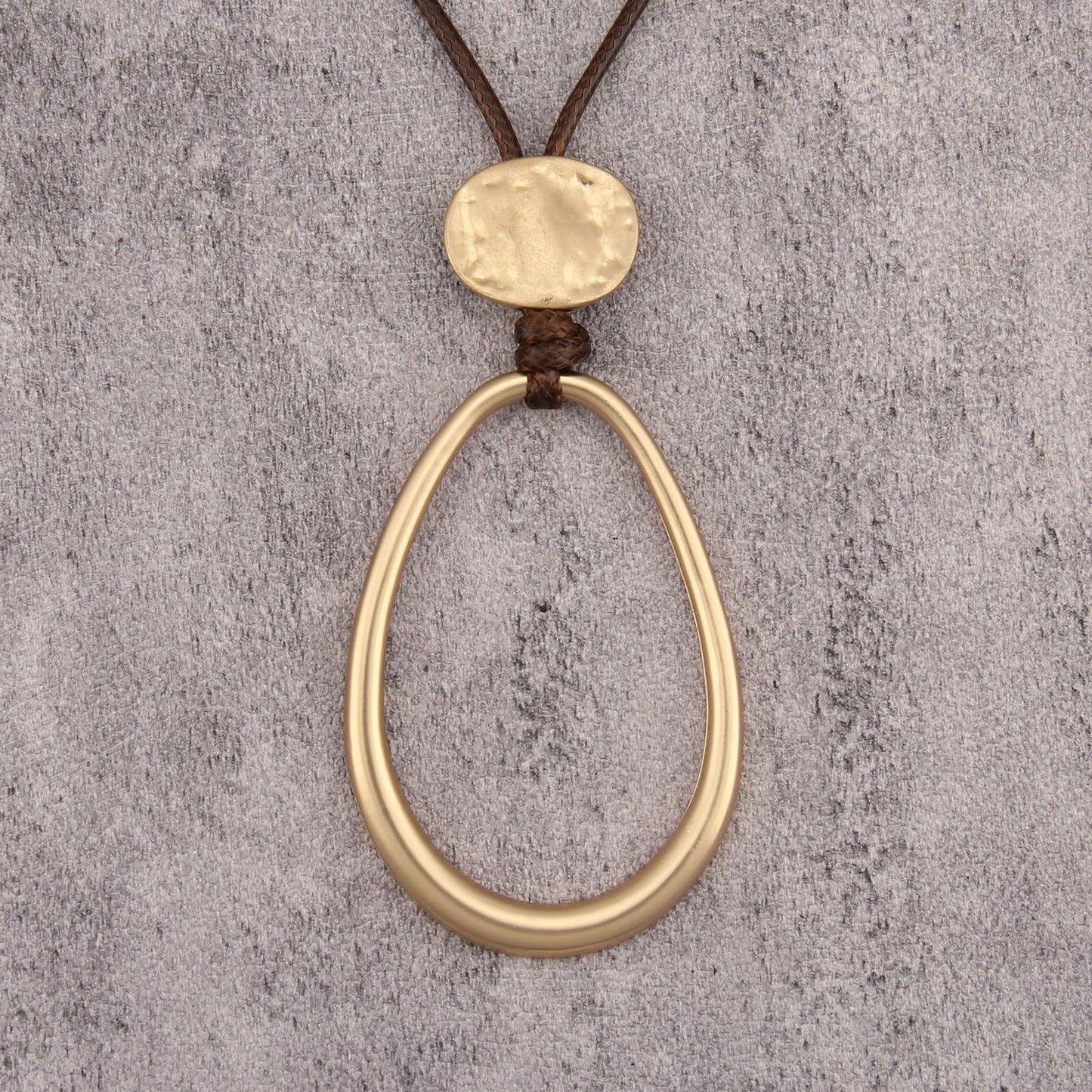 joymiao Vintage Pendant Necklace for Women Long Chunky Boho Necklace with Large Gold Pendant Long Chain Boho Jewelry