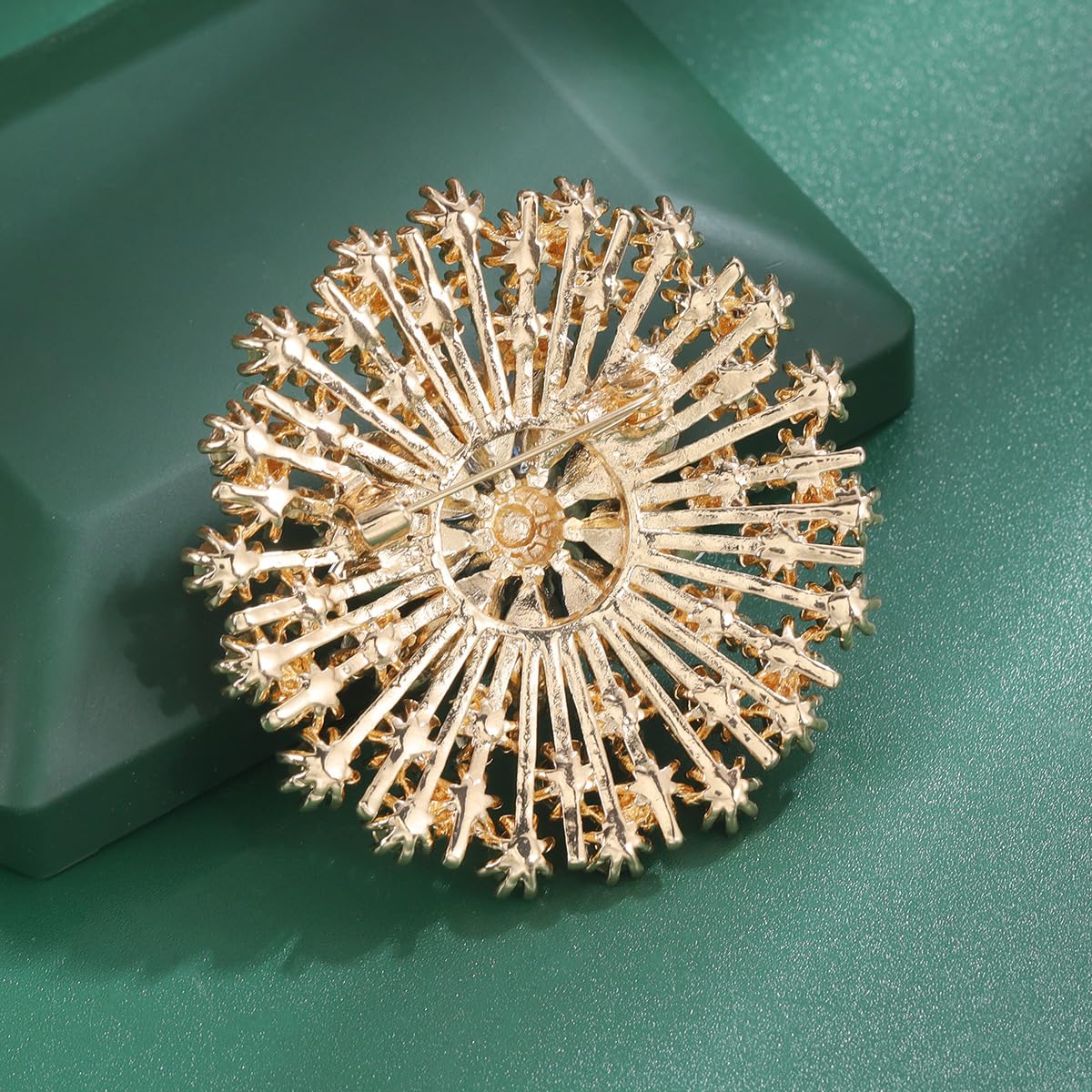 Rhinestone Crystal Flower Brooch Pin Sparkling Large Crystal Sunflower Brooch Vintage Floral Lapel Pins Rhinestone Flower Bouquet Broochs Rose Snowflake Broochs Wedding Bridal Dress Jewelry for Women (Gold)