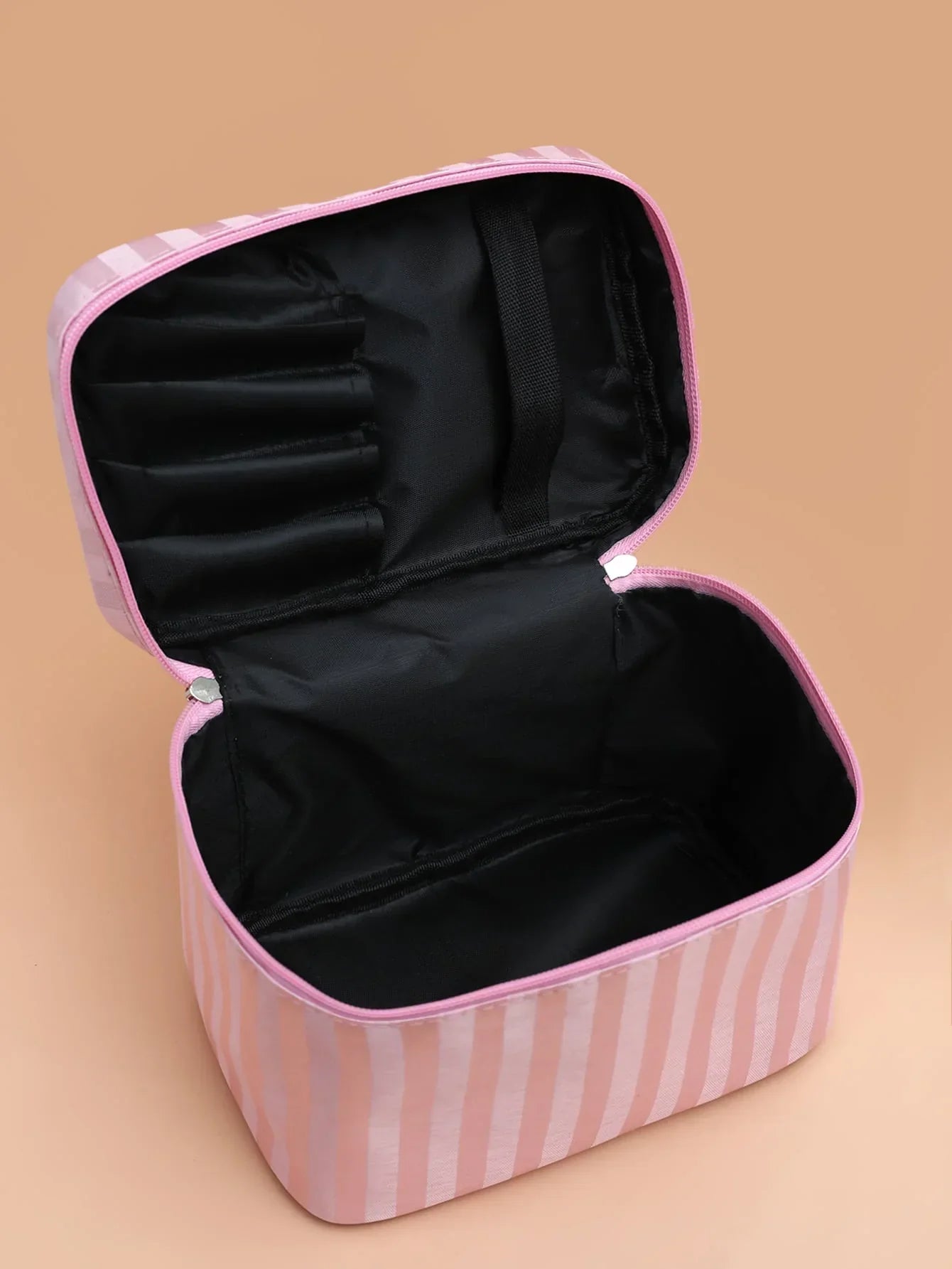 Simple Fashionable Makeup Storage Bag