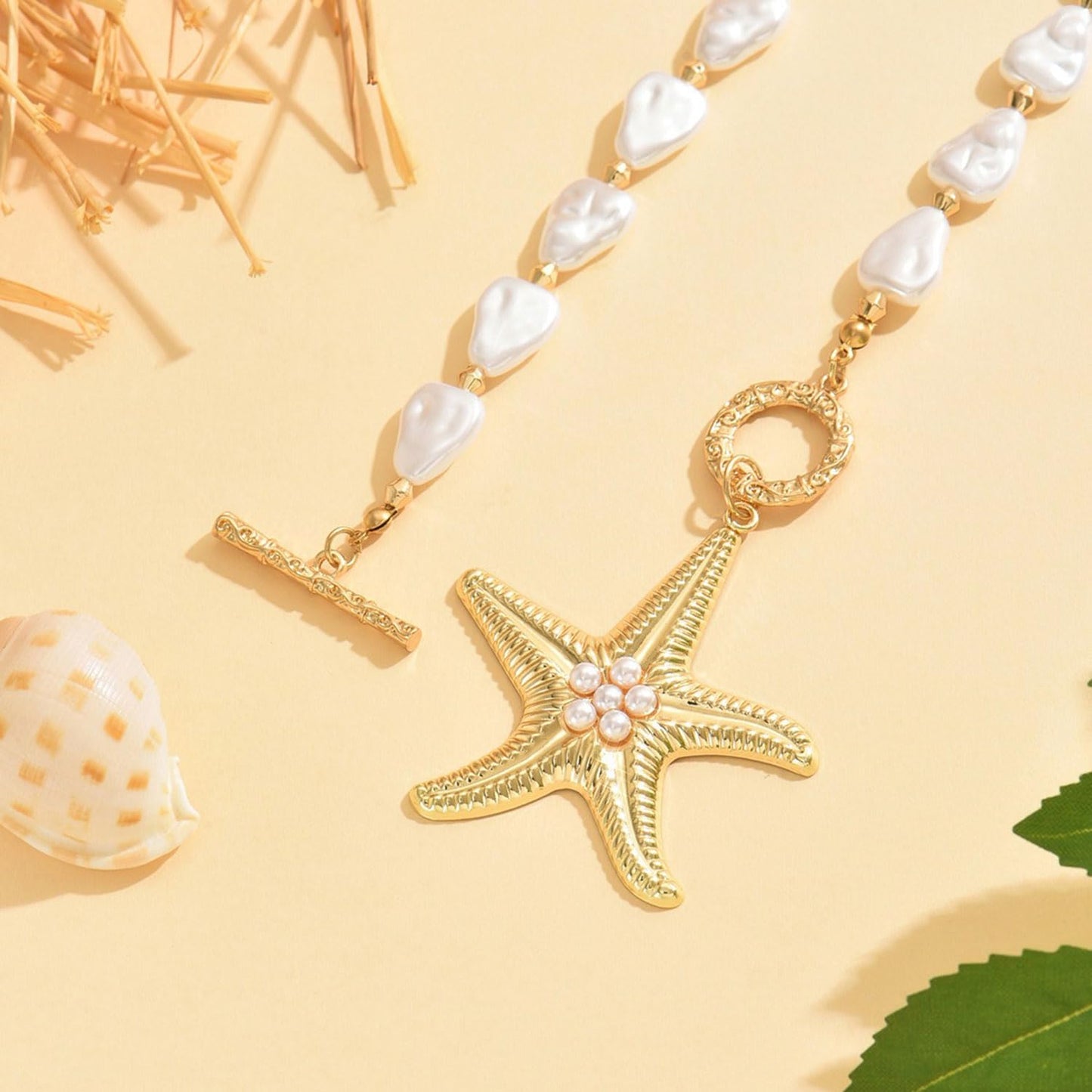 Chunky Gold Starfish Pearl Necklace for Women Gold Large Starfish Pendant Necklace Dainty Baroque Pearl Chain Charm Necklaces Summer Beach Jewelry Gifts for Women (BaroquePearl)
