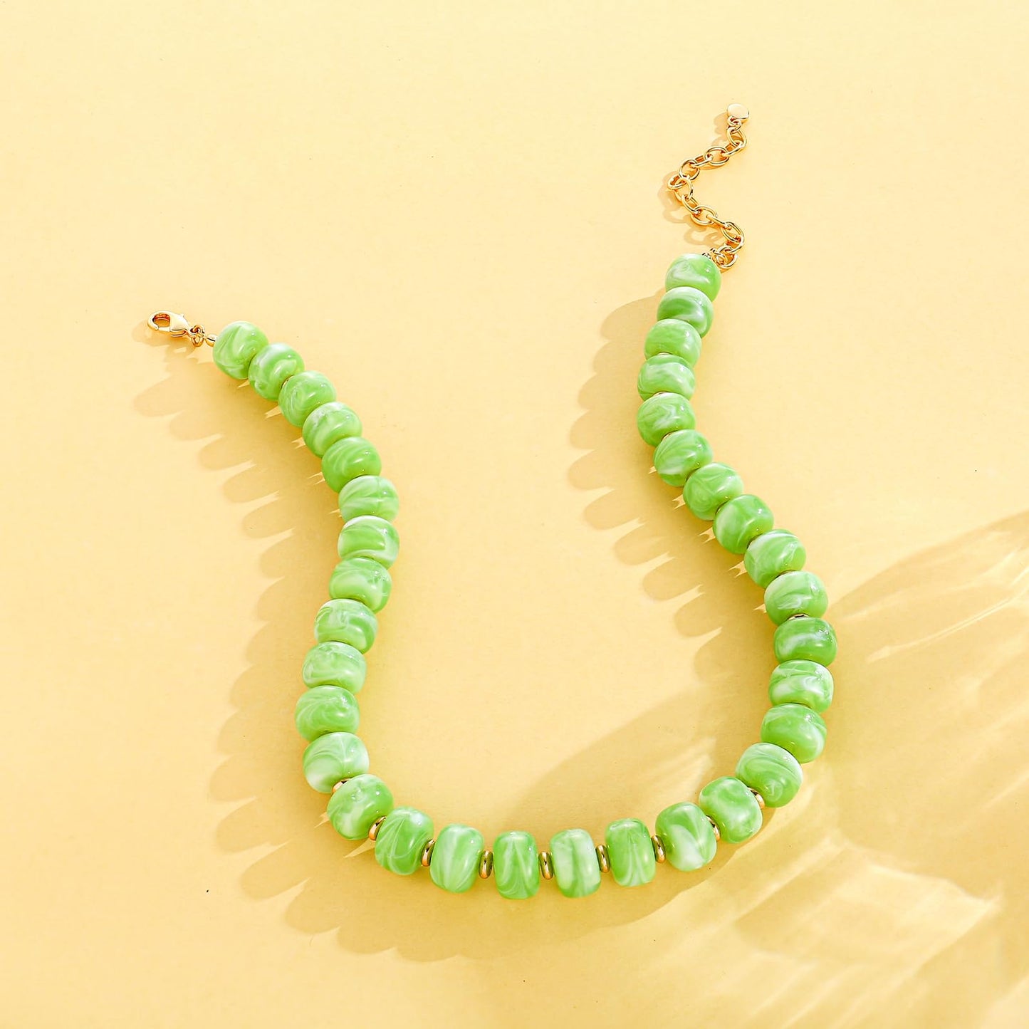 HolidayQbee Beaded Necklace for Women Boho Bead Chunky Necklace Big Bead Necklace Fashion Trendy Summer Olive Green Resin Beaded Necklaces Jewelry Gifts