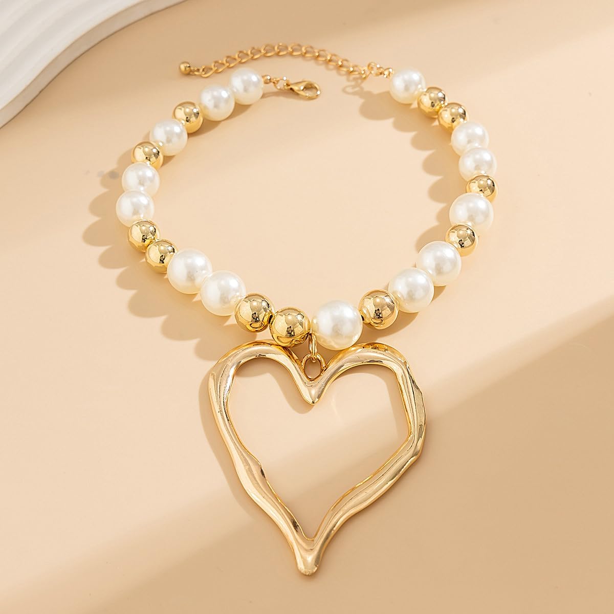 Y2k Large Heart Necklaces for Women Chunky Love Pearl Ball Beads Choker Necklaces Exaggerated Big Hollow Heart Pendant Necklace Statement Jewelry Gifts (Gold1)