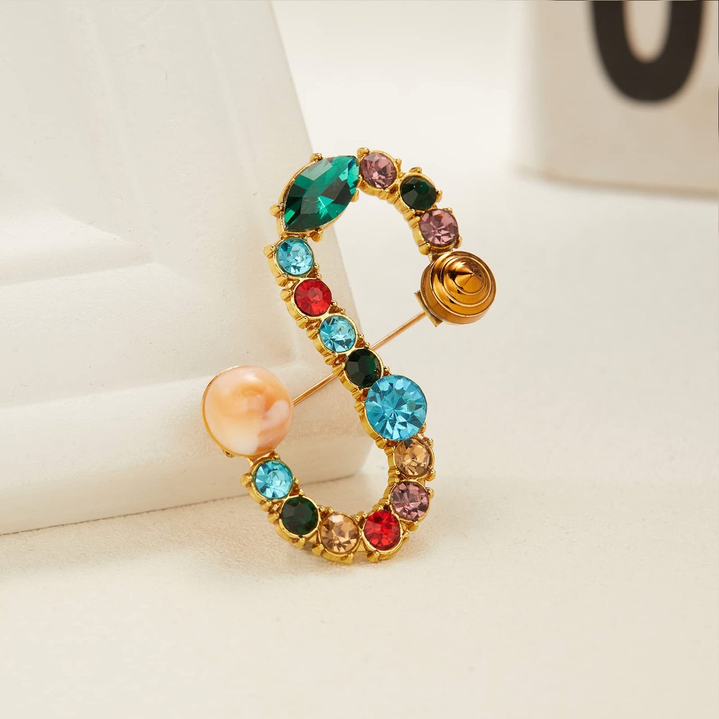 RINHOO Pearl Initial Brooch Pin Crystal A-Z 26 Alphabet Letters Brooch Colorful Enamel Breastpin Pin Jewelry for women Gifts (Gold-S)