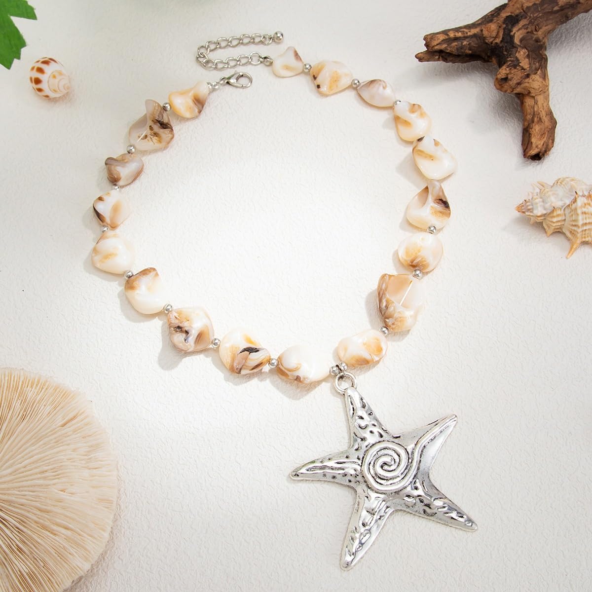 LNNVKRV Chunky Silver Big Starfish Pendant Necklace for Women Fashion Adjustable Colorful Irregular Shell Beaded Choker Necklaces Boho Summer Beach Jewelry for Women (off-white)