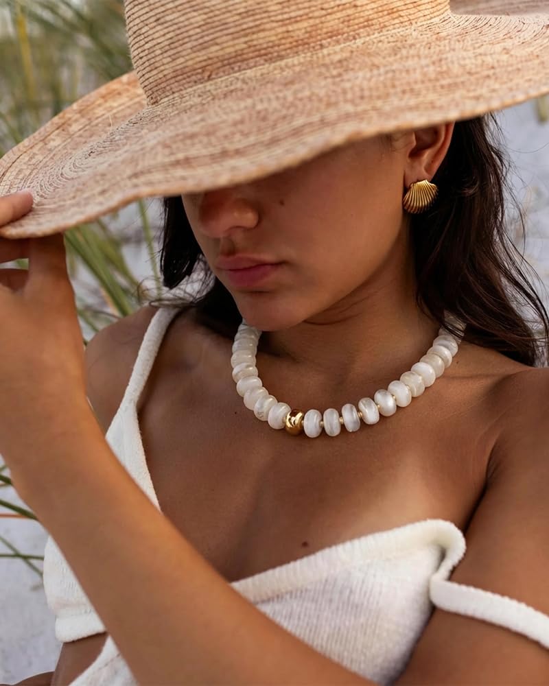 FAUTHENTICUTE Swirled White Beaded Necklace for Women Off White Resin Rondelle Bead Choker Necklaces Short Collar Statement Necklace Boho Beach Jewelry Gifts