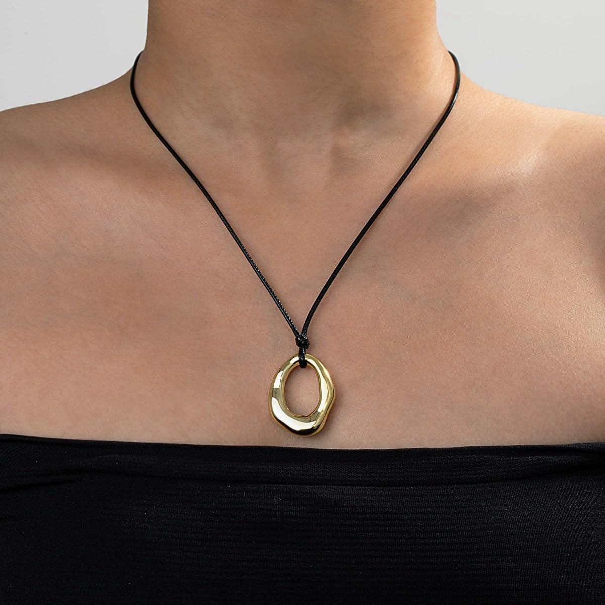 Hcrohihit Chunky Hollow Pendant Necklace for Women,Trendy Charm Big Circle Necklace Boho Punk Cowgirl Outfits Western Accessories (A-GD)