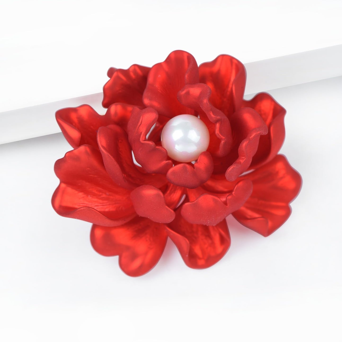 YYBONNIE Elegant Crystal Blooming Rose Flower Brooch Lapel Pin Breastpin for Women Birdal Cardigan Hat Scarf Suit Sweater Floral Pins (Red Pearl Peony Flower)