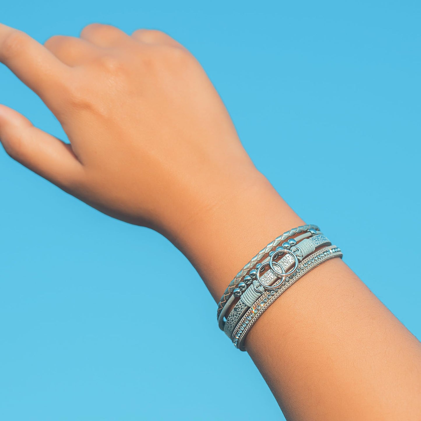 FANCY SHINY Boho Leather Wrap Bracelet Stackable Beaded Infinity Chunky Cuff Bracelets with Magnetic Clasp Western Hippie Outfits Jewelry Gifts for Women(Silver)