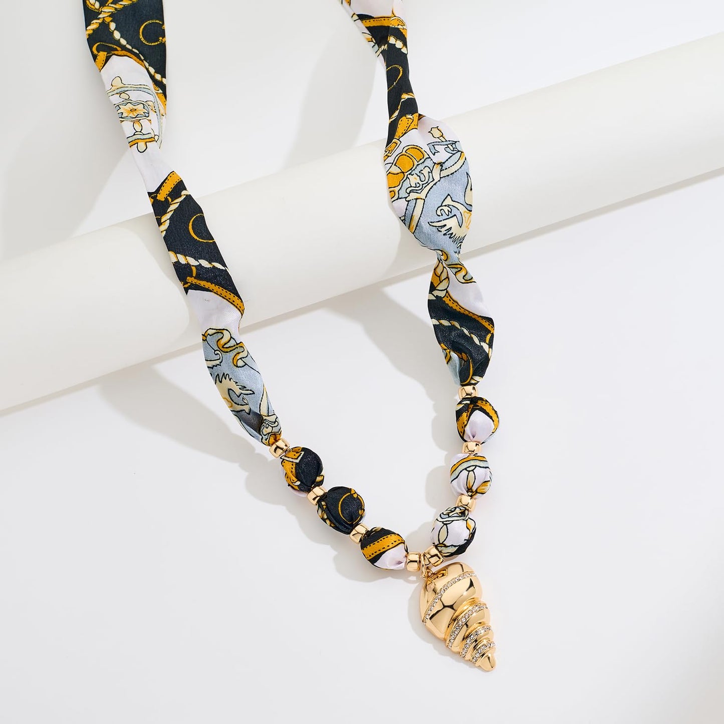 LILIE&WHITE Gold Seashell Necklaces for Women Premium Conch Pendant Necklaces Classic Summer Statement Choker Necklace Jewelry Gift
