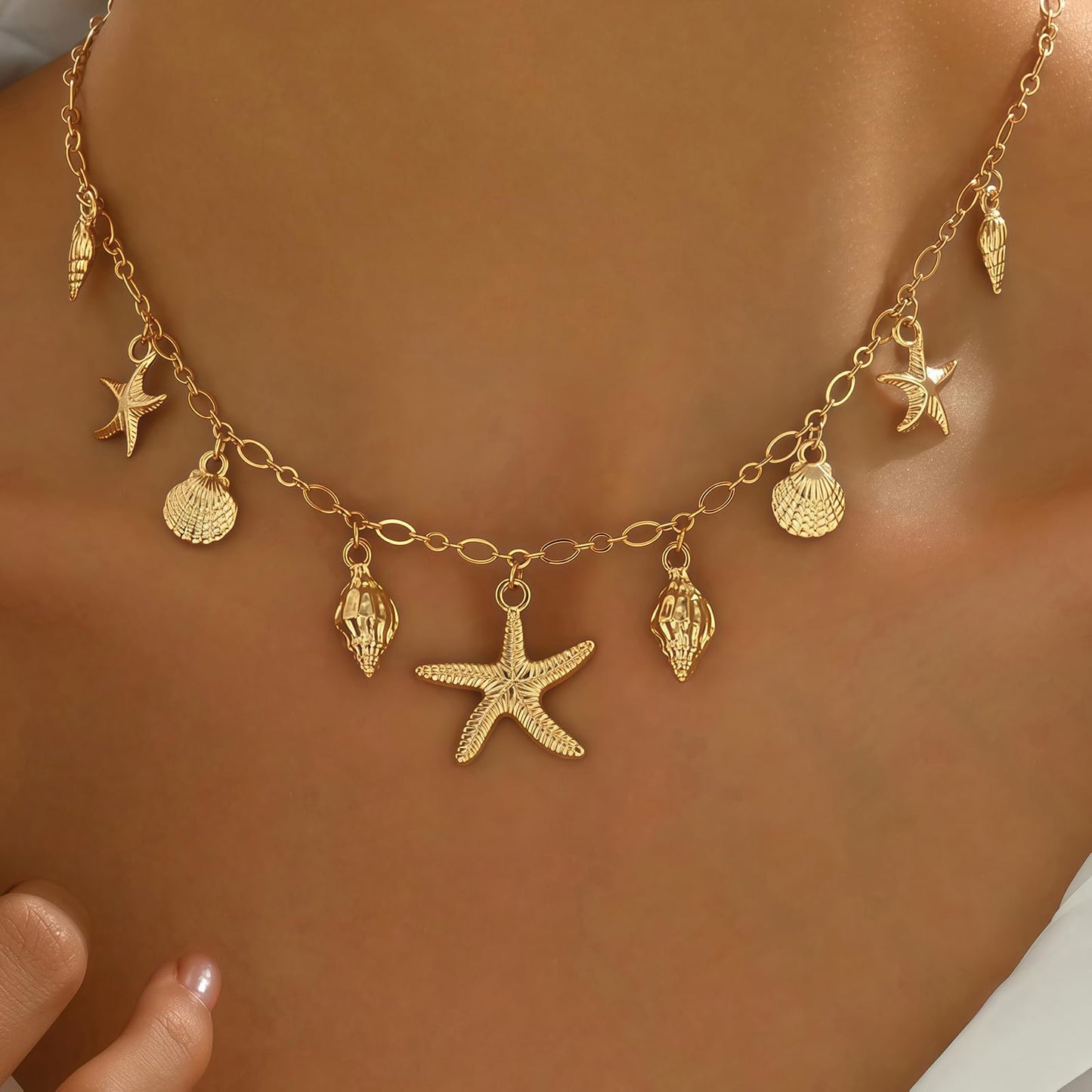 Shell Starfish Necklace for Women, 14k Gold Plated Boho Layered Beaded Charm Pendant Necklace, Dainty Adjustable Pearl Conch Summer Beach Vacation Jewelry Gifts(Starfish Charm)