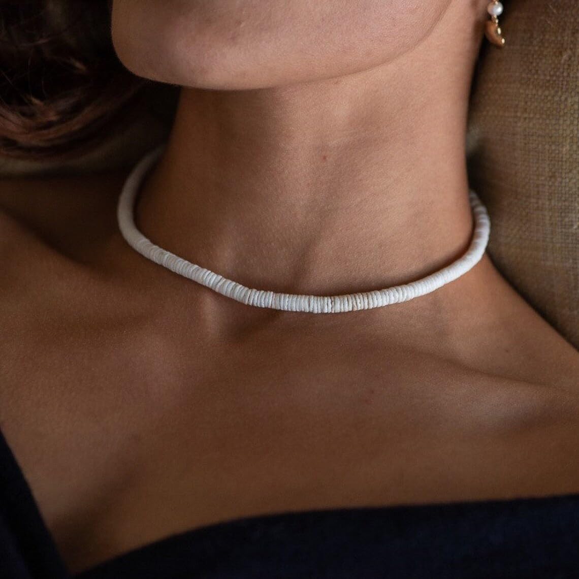 POTESSA White Puka Shell Necklace for Women Hawaiian Beachy Beaded Pooka Necklace Smooth Shell Chip Surfer Jewelry