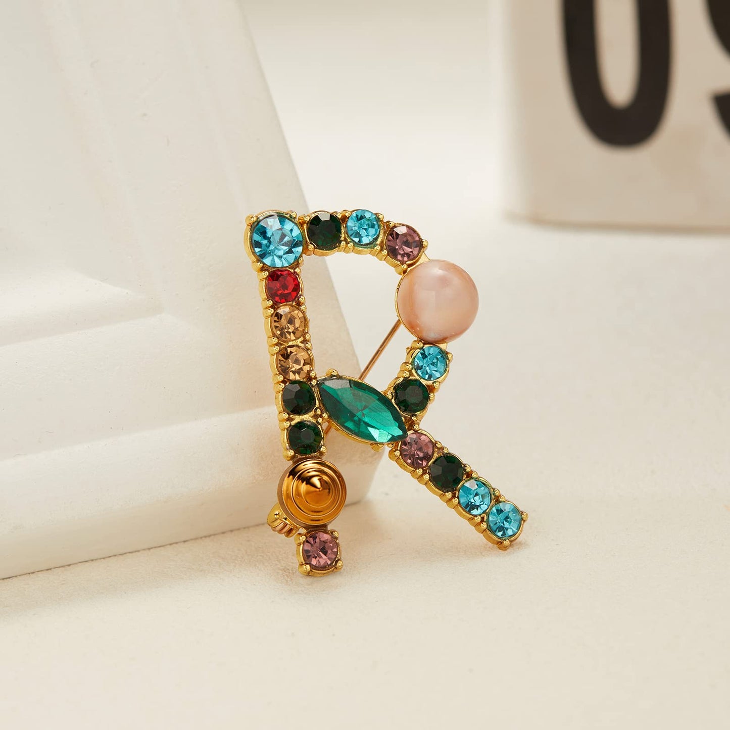 RINHOO Pearl Initial Brooch Pin Crystal A-Z 26 Alphabet Letters Brooch Colorful Enamel Breastpin Pin Jewelry for women Gifts (Gold-R)