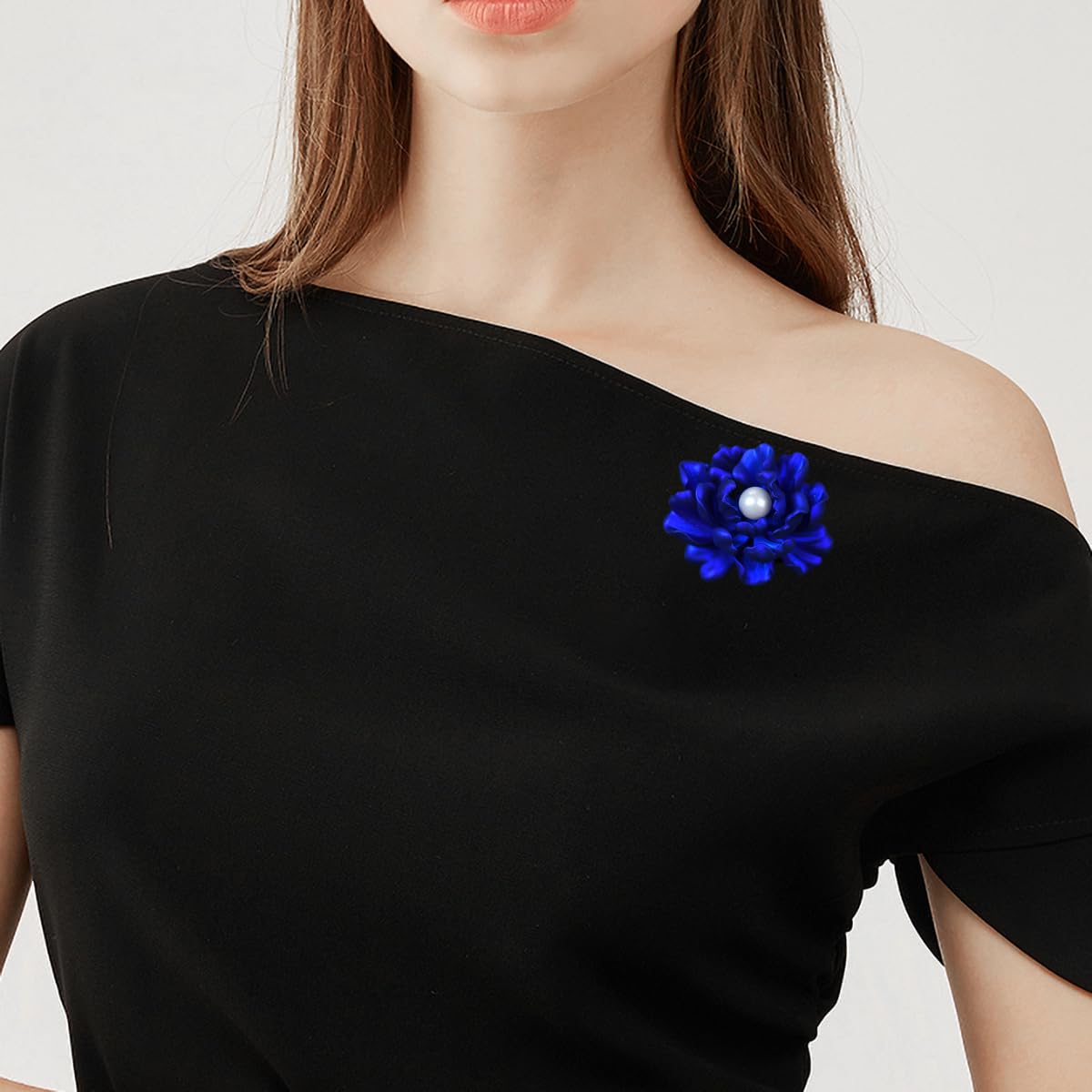 YYBONNIE Elegant Crystal Blooming Rose Flower Brooch Lapel Pin Breastpin for Women Birdal Cardigan Hat Scarf Suit Sweater Floral Pins (Blue Pearl Peony Flower)