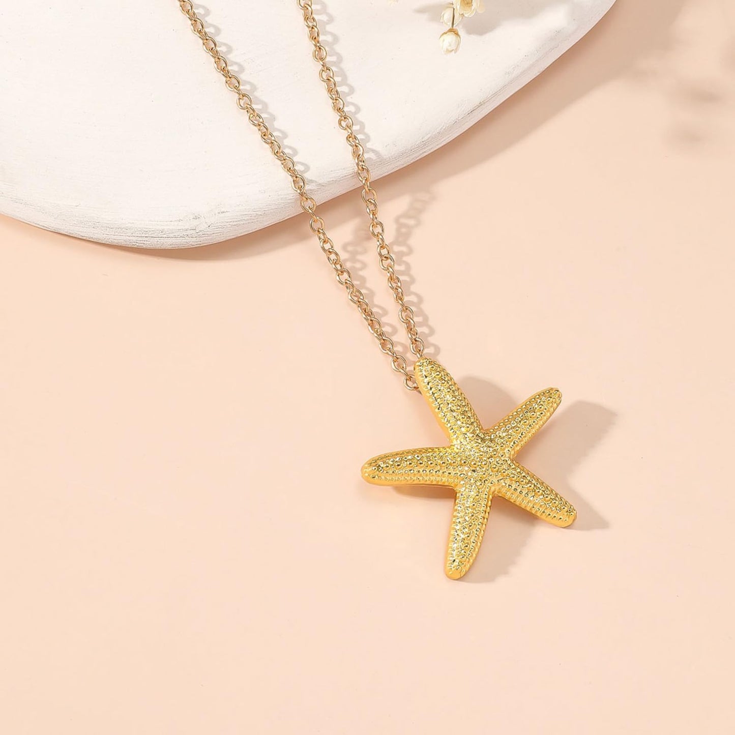 Frodete Starfish Necklace for Women Beach Necklaces Jewelry Layered Choker Drop Dangle Summer Vacation Outfits Theme Conch Seashell Accessories Ocean Pendant Dress Costume