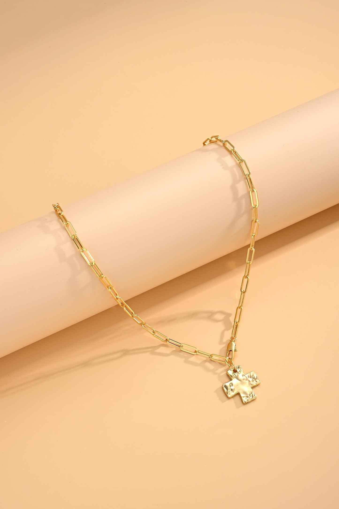 FAXHION Chunky Cross Necklace for Women, Gold Toggle Chain Statement Necklace with Hammered Cross Pendant, Vintage Chunky Necklace Jewelry Gift for Women