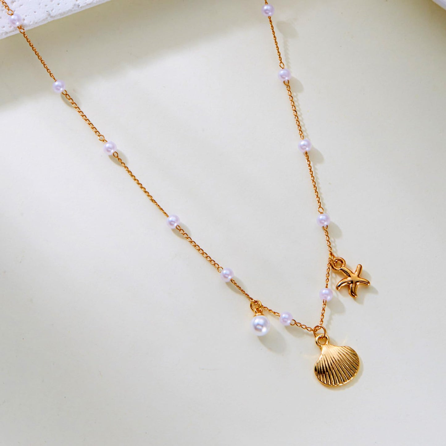 Seashell Charm Necklace for Women Starfish Conch Pendant Pearl Necklaces Trendy Beach Jewelry for Vacation