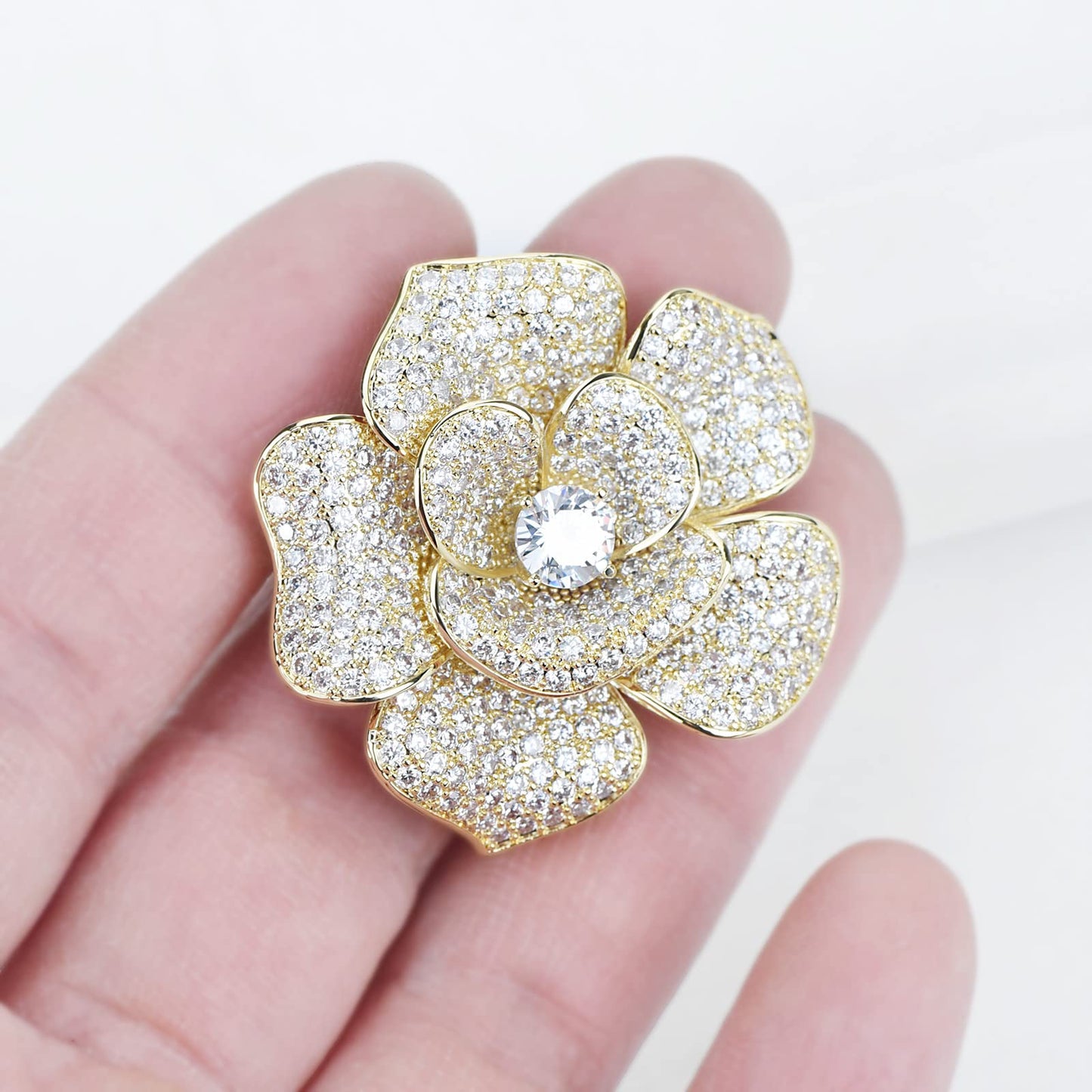 Elegant Crystal Blooming Rose Flower Brooch Lapel Pin Breastpin for Women Birdal Cardigan Hat Scarf Suit Sweater Floral Pins (K Gold Rose)