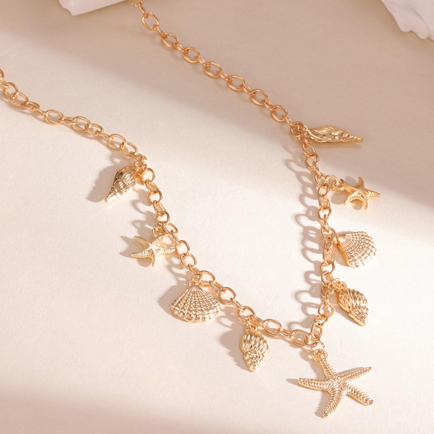 Frodete Starfish Necklace for Women Beach Necklaces Jewelry Layered Choker Drop Dangle Summer Vacation Outfits Theme Conch Seashell Accessories Ocean Pendant Dress Costume