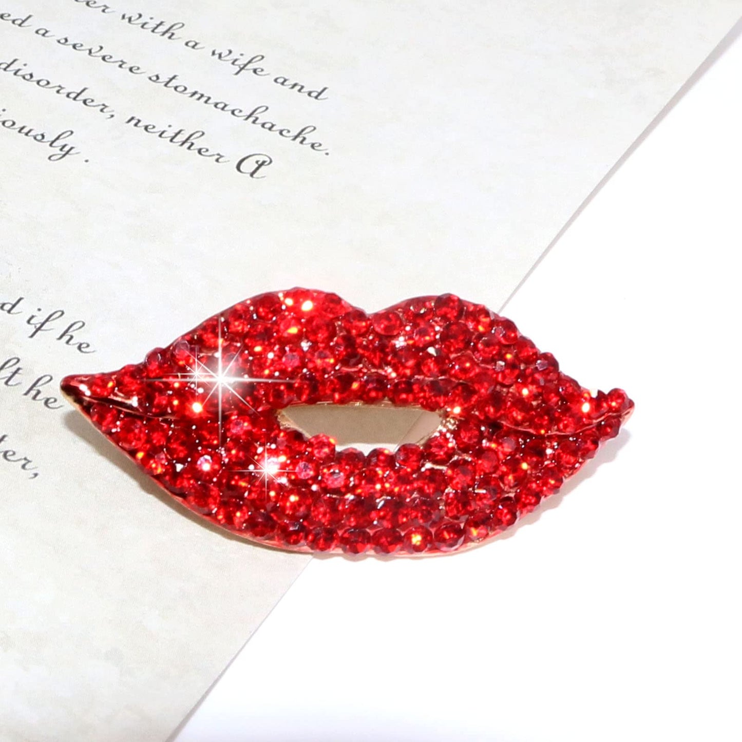 Red Crystal Lip Brooch Fashion Elegant Rhinestone Wedding Party Brooches Pin Jewelry Accessories Valentines Gift for Women Girl Gold Plated