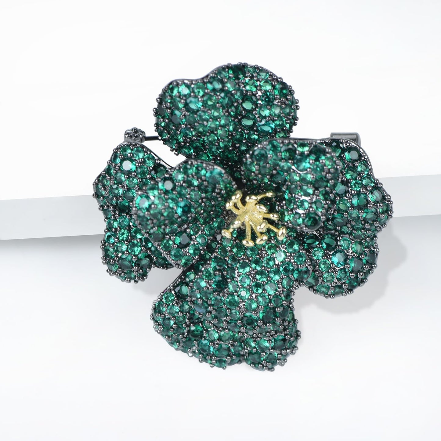 YYBONNIE Elegant Crystal Blooming Rose Flower Brooch Lapel Pin Breastpin for Women Birdal Cardigan Hat Scarf Suit Sweater Floral Pins (Green Crystal Flower)