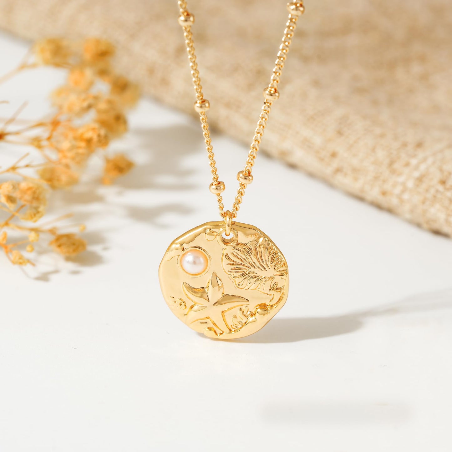 MTMY Gold Starfish Necklace 14K Gold Plated Shell Conch Ocean Pendant Necklace for Women Beach Summer Jewelry(Pearl Starfish)