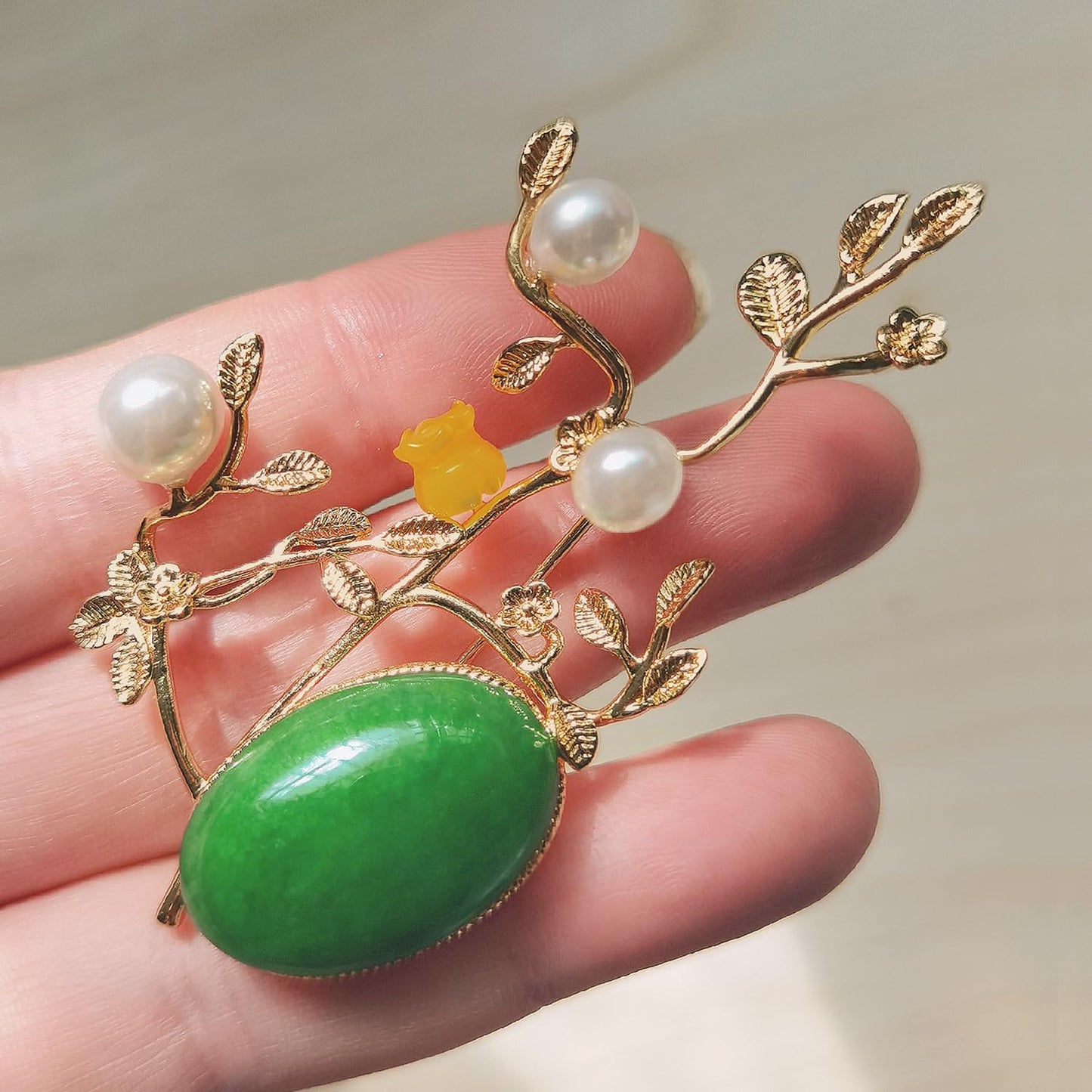 CCijiNG New Year Brooches for Women with Crystal, Flower, Rhinestone Brooches Pins Elegant Jewelry Blossom Fashionable Gifts Ladies Bouquet Brooches Pin for Birthday, Party, New Year, Copper, pearl