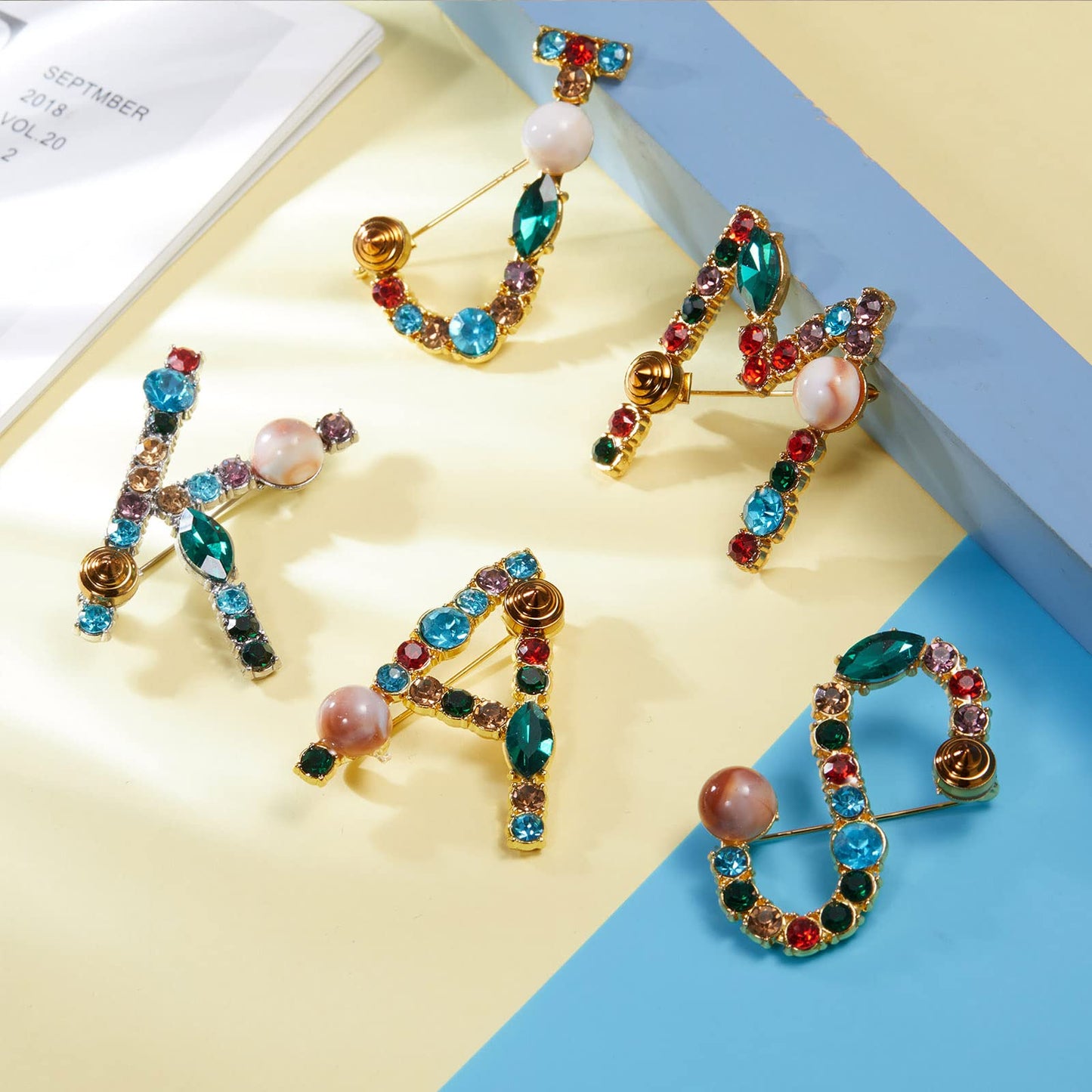 RINHOO Pearl Initial Brooch Pin Crystal A-Z 26 Alphabet Letters Brooch Colorful Enamel Breastpin Pin Jewelry for women Gifts (Gold-S)