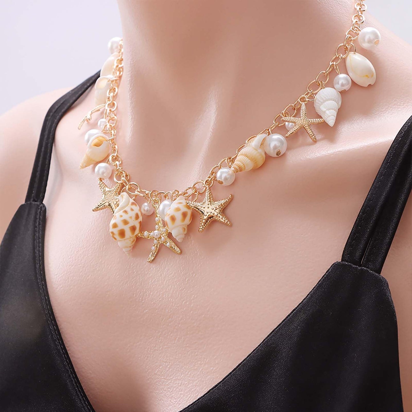 Beach Necklaces for Women Shell Starfish Necklace for Women Gold Plated Boho Layered Pendant Necklace with Pearl Conch Charm Dainty Summer Dress Beach Vacation Jewelry Gifts