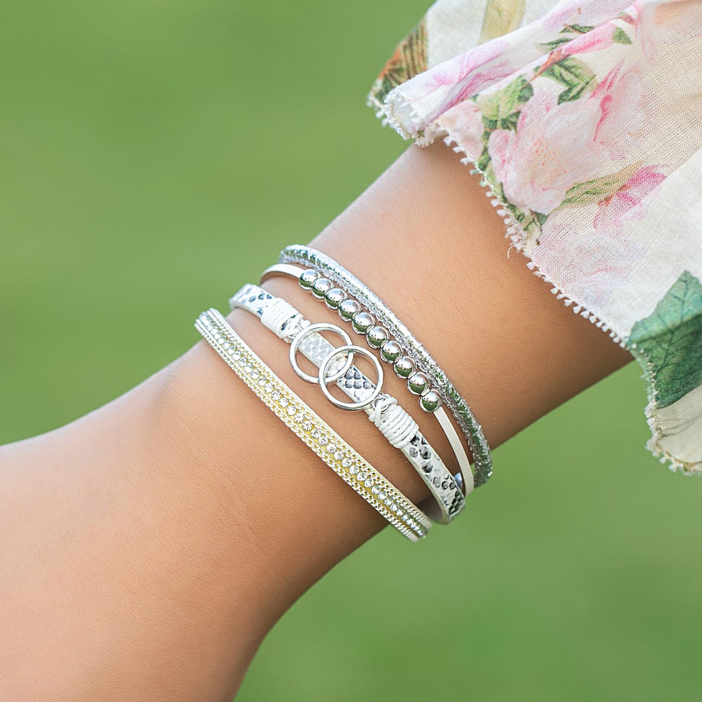 FANCY SHINY Boho Leather Wrap Bracelet Stackable Beaded Infinity Chunky Cuff Bracelets with Magnetic Clasp Western Hippie Outfits Jewelry Gifts for Women(Snakeskin White)