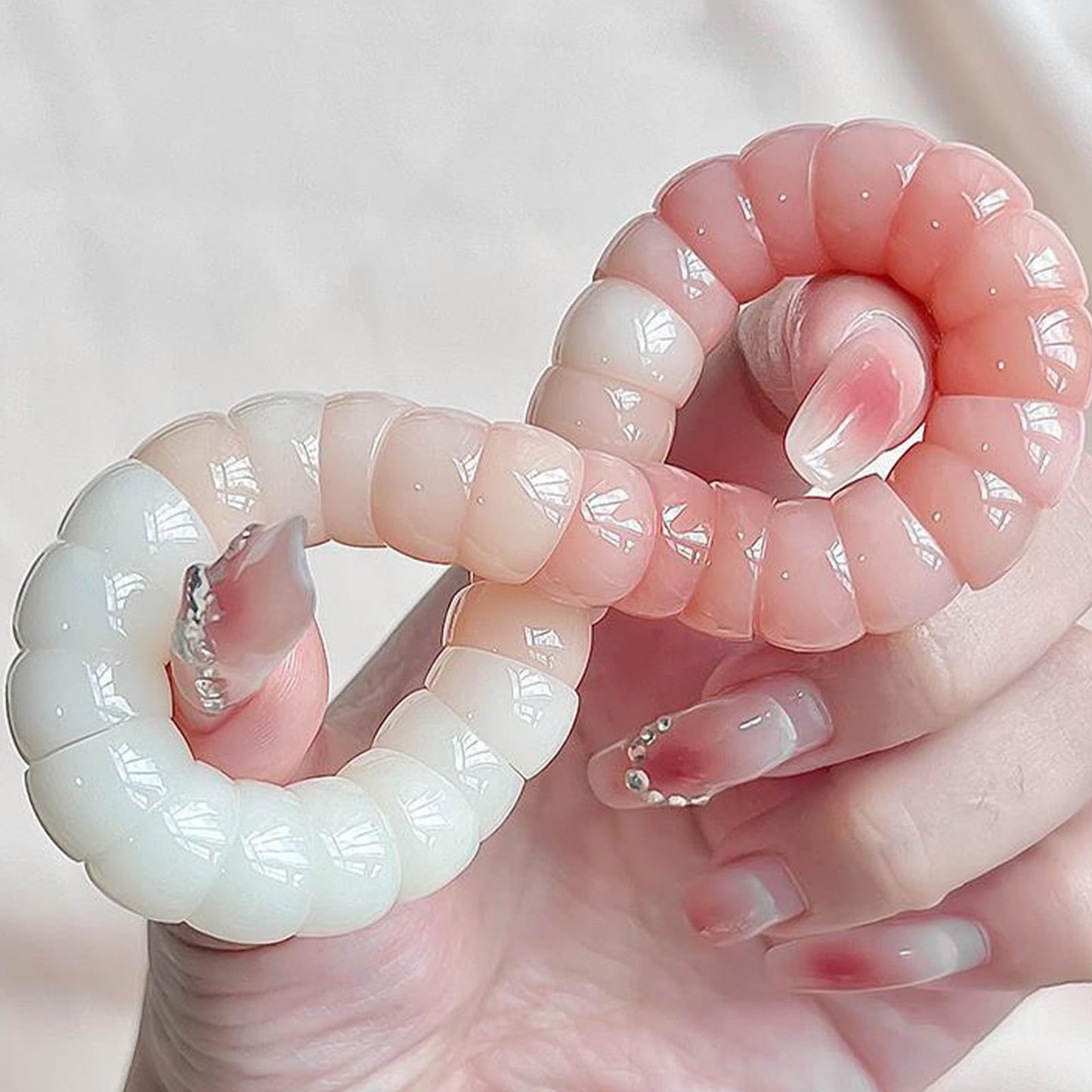 Embtrem Bodhi Root Fidget Bracelet for Women, Mudi Spinner Anxiety Bracelet, Natural Meditation Beads Stress Relief Jewelry, Elastic Calming Bracelet for Casual Outfit