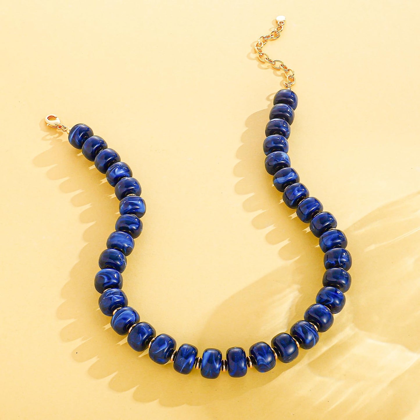 HolidayQbee Beaded Necklace for Women Boho Bead Chunky Necklace Big Bead Necklace Fashion Trendy Summer Blue Resin Beaded Necklaces Jewelry Gifts
