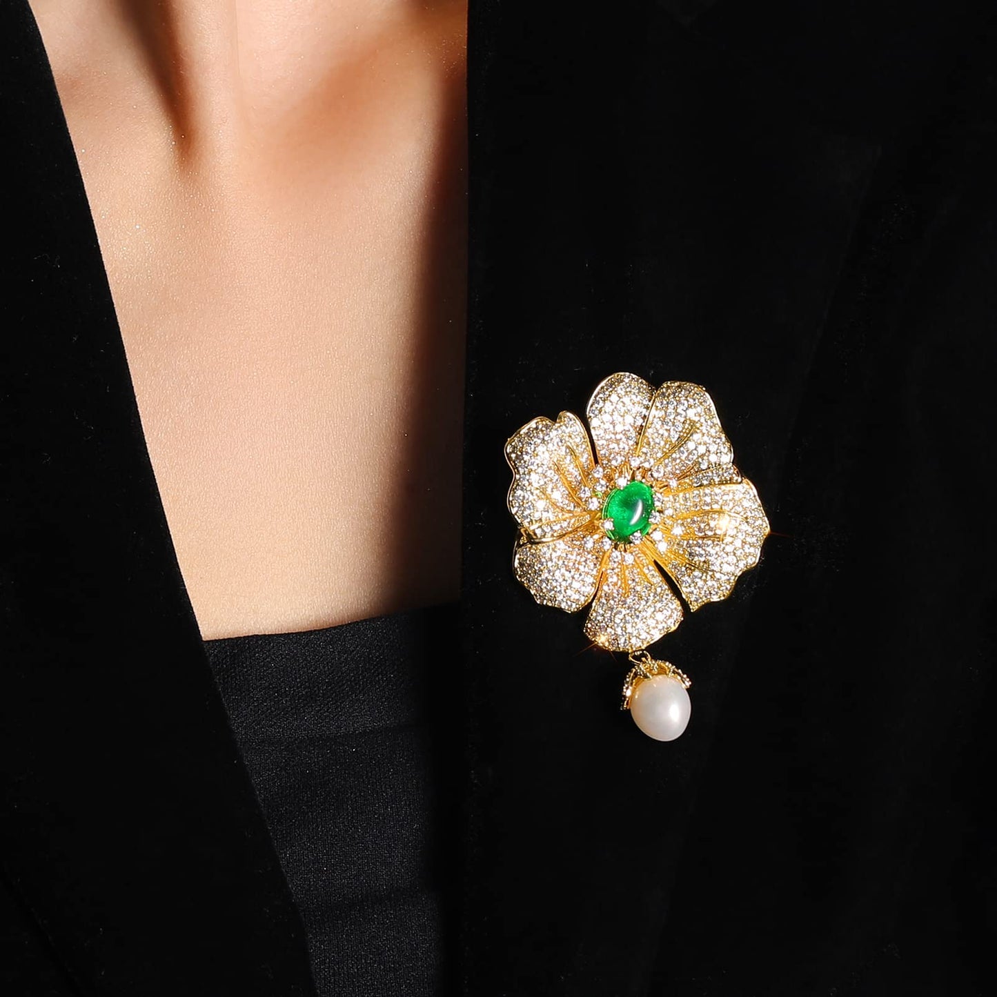 AILONMEI Floral Series Elegant Brooch Pins For Woman Fashion Jewelry, Large Vintage Costume Broches Christmas Gift (Camellia, Gold)