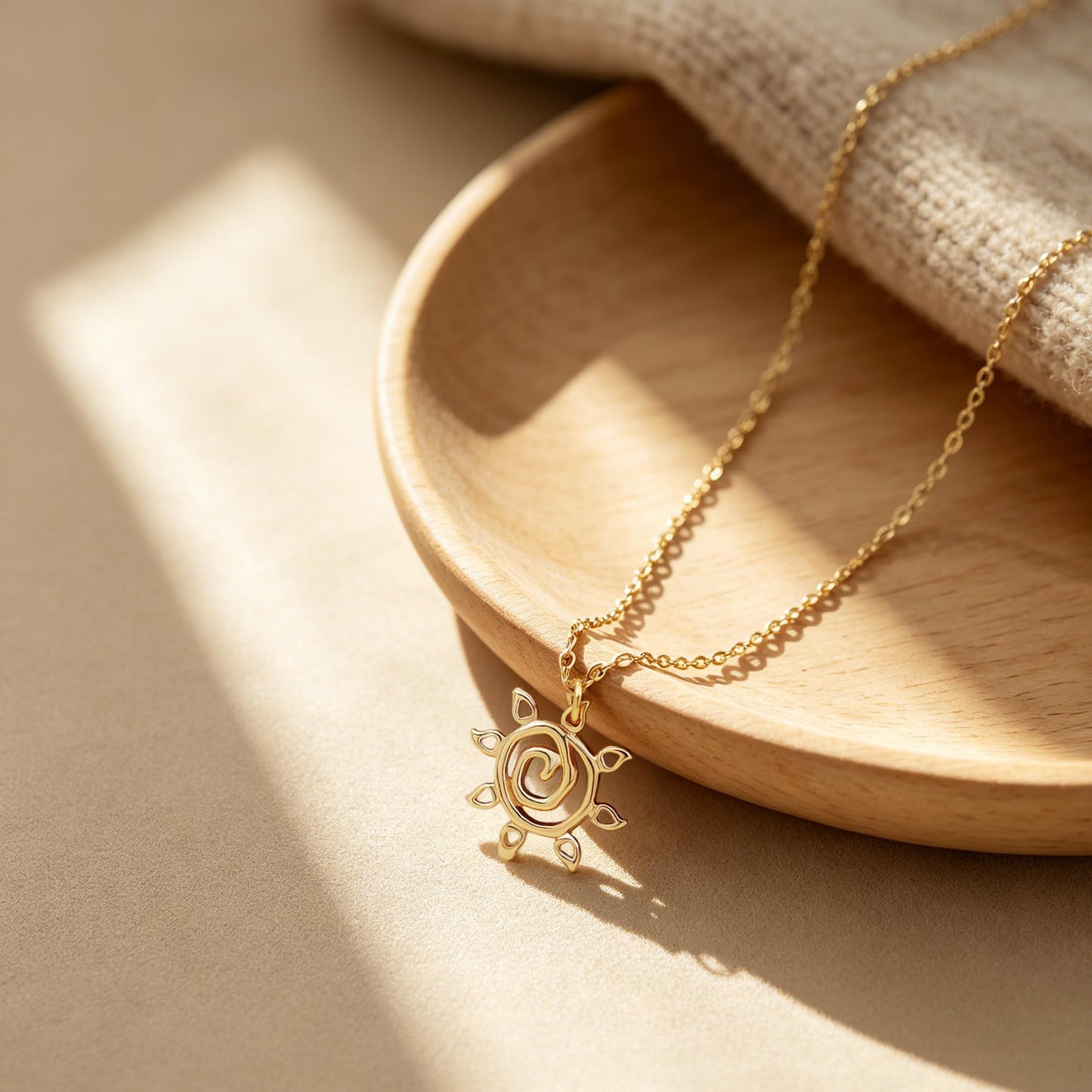 Baydurcan Golden Sun Necklace for Women, Sunshine Pendant Necklace Sun Jewelry, Appreciation Gift for Women