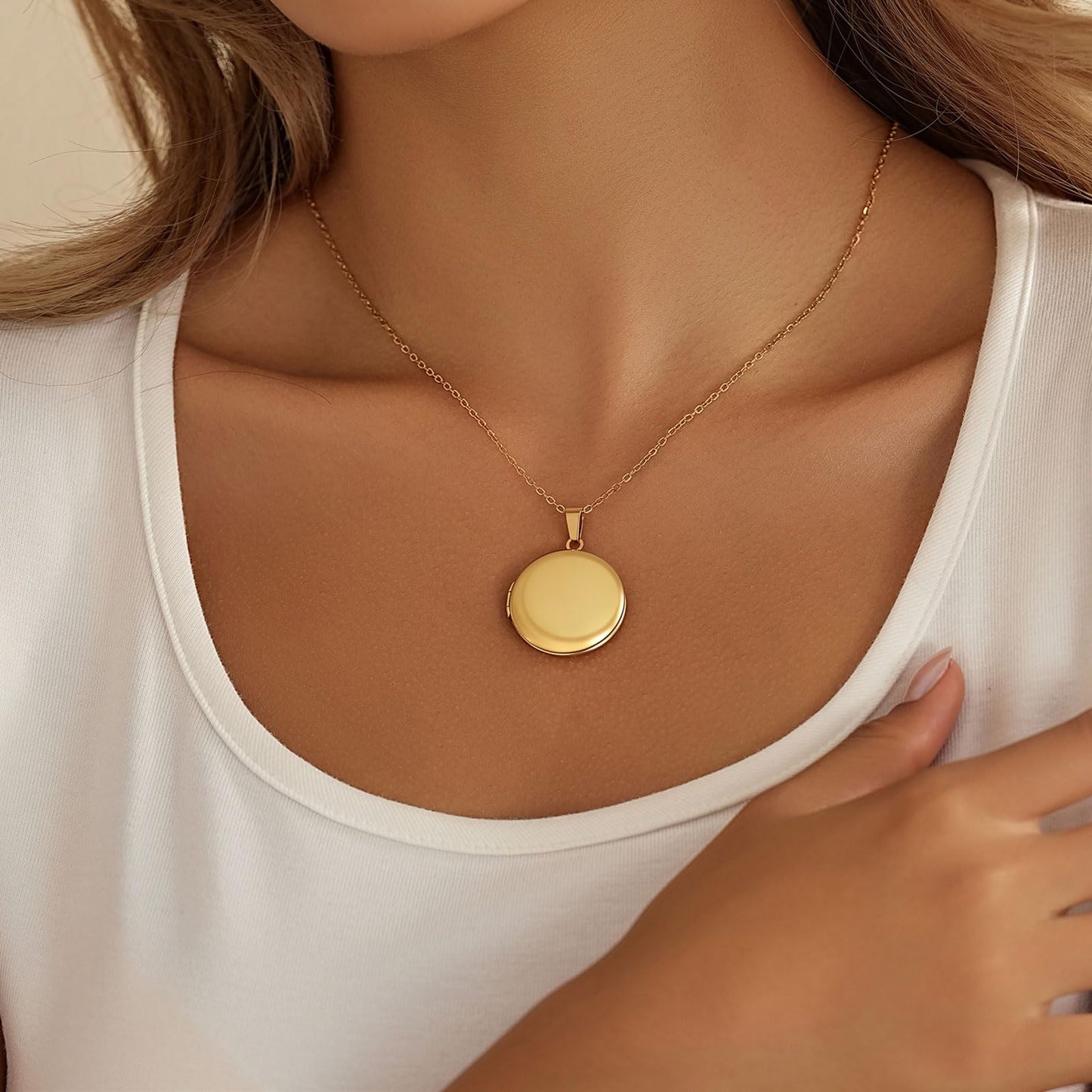 PHOCKSIN Gold Round Lockets Necklace for Girlfriend Locket Necklaces that Holds 2 Pictures Memorial Lockets for Women