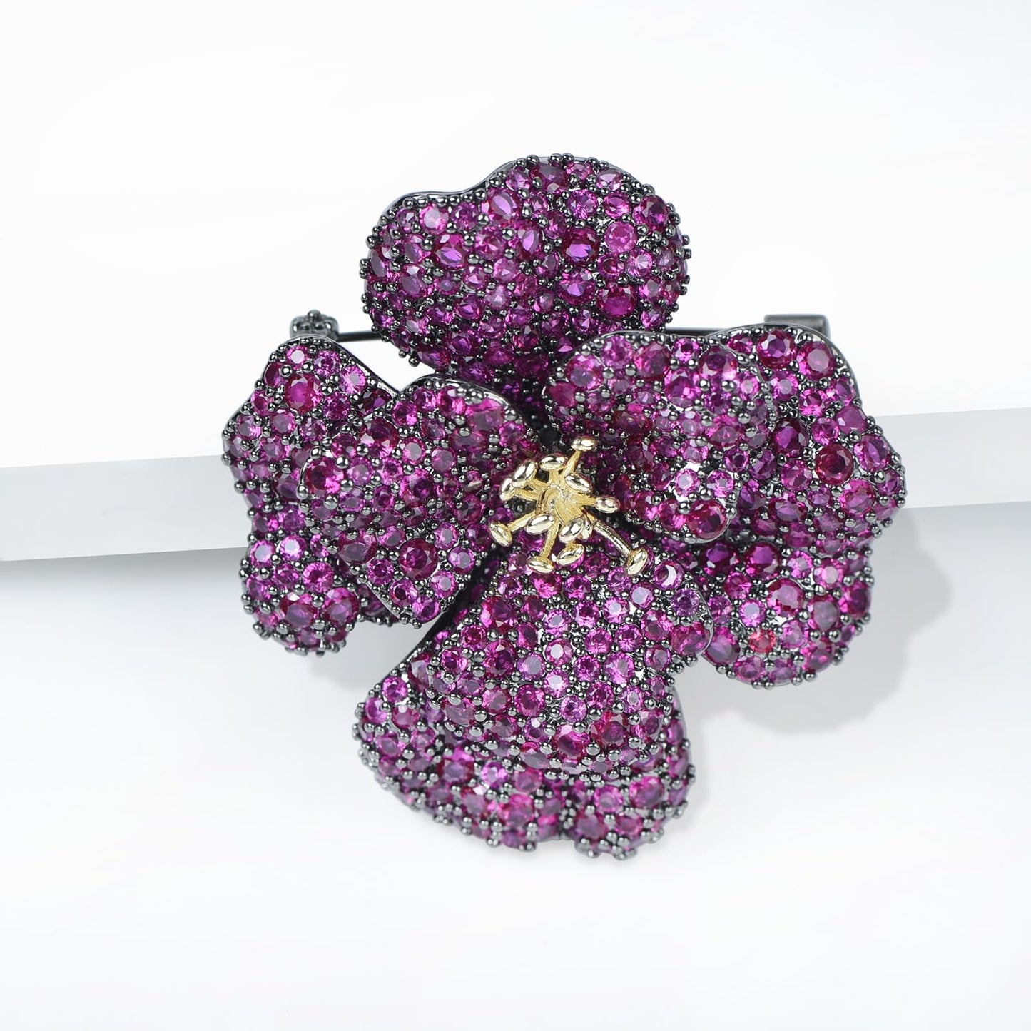 YYBONNIE Elegant Crystal Blooming Rose Flower Brooch Lapel Pin Breastpin for Women Birdal Cardigan Hat Scarf Suit Sweater Floral Pins (Violet Crystal Flower)