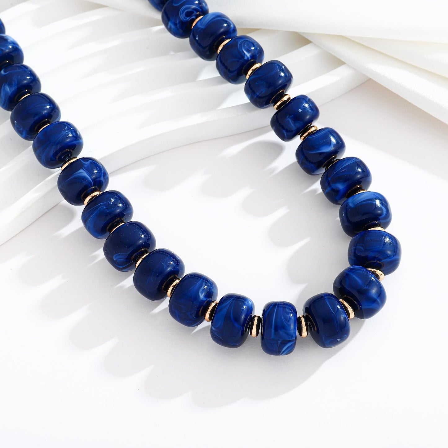 WOWORAMA Blue Chunky Beaded Necklace for Women Navy Blue Resin Acrylic Beads Necklace Statement Chunky Choker Necklaces Trendy Boho Summer Jewelry
